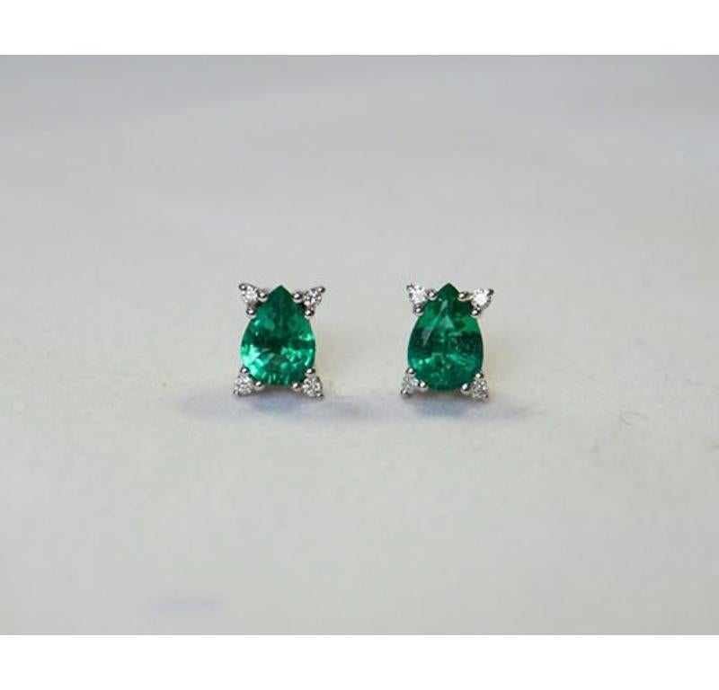 1.17 Carat Emerald Pear Studs 7x5 In New Condition For Sale In New York, NY