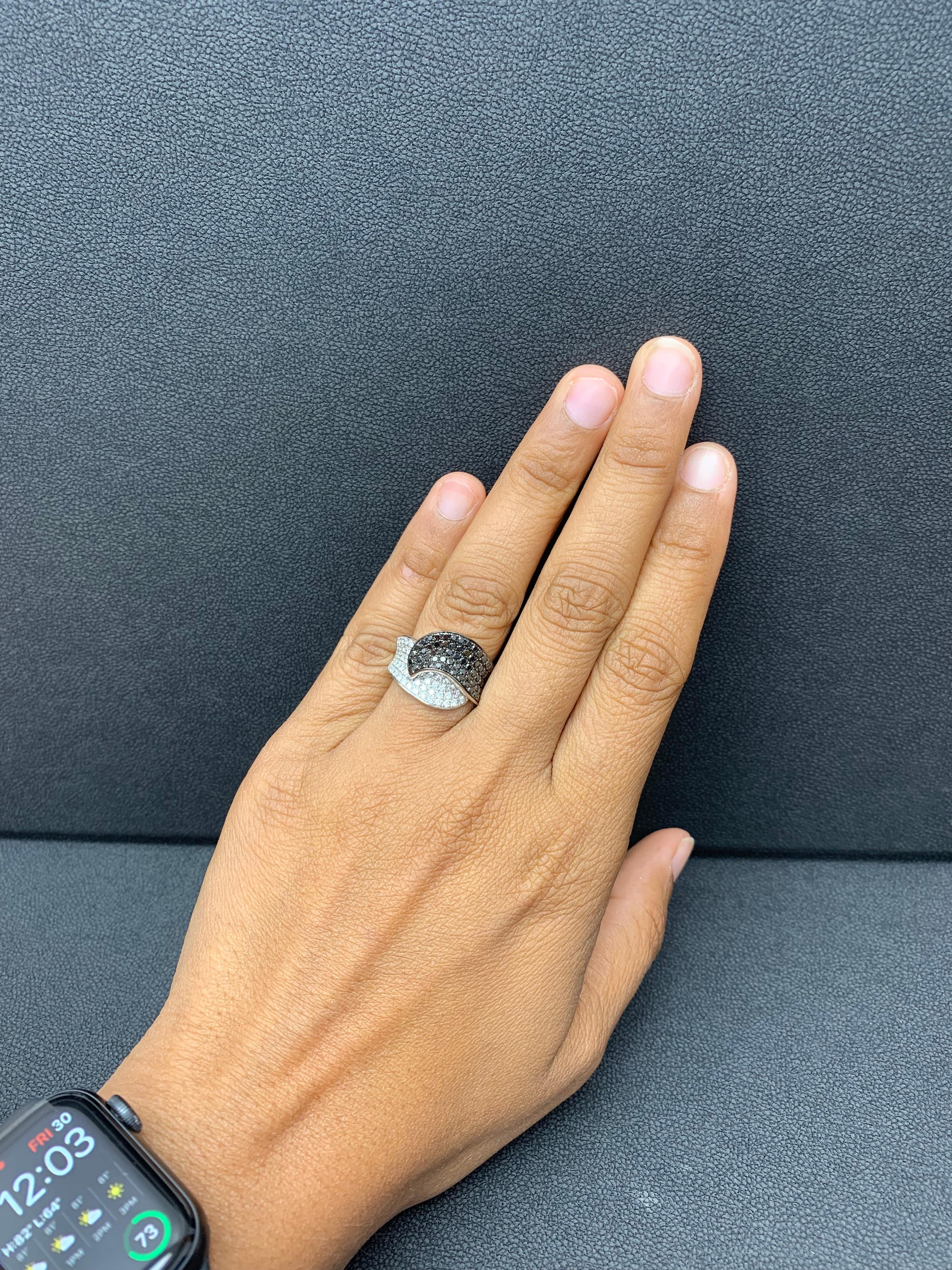 1,17 Karat Fancy Schwarzer Diamantring aus 18 Karat Weißgold im Angebot 5