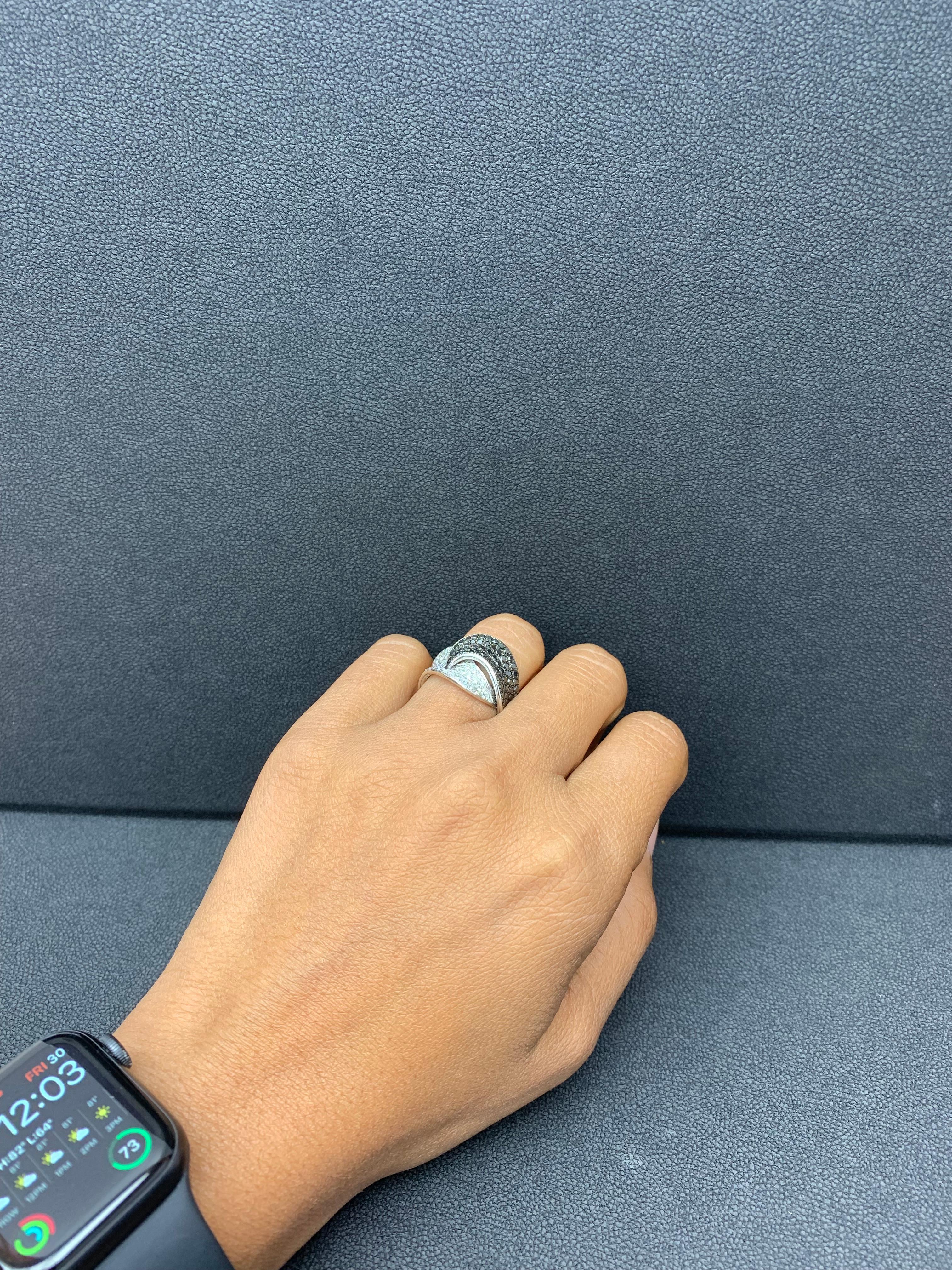 1,17 Karat Fancy Schwarzer Diamantring aus 18 Karat Weißgold im Angebot 6
