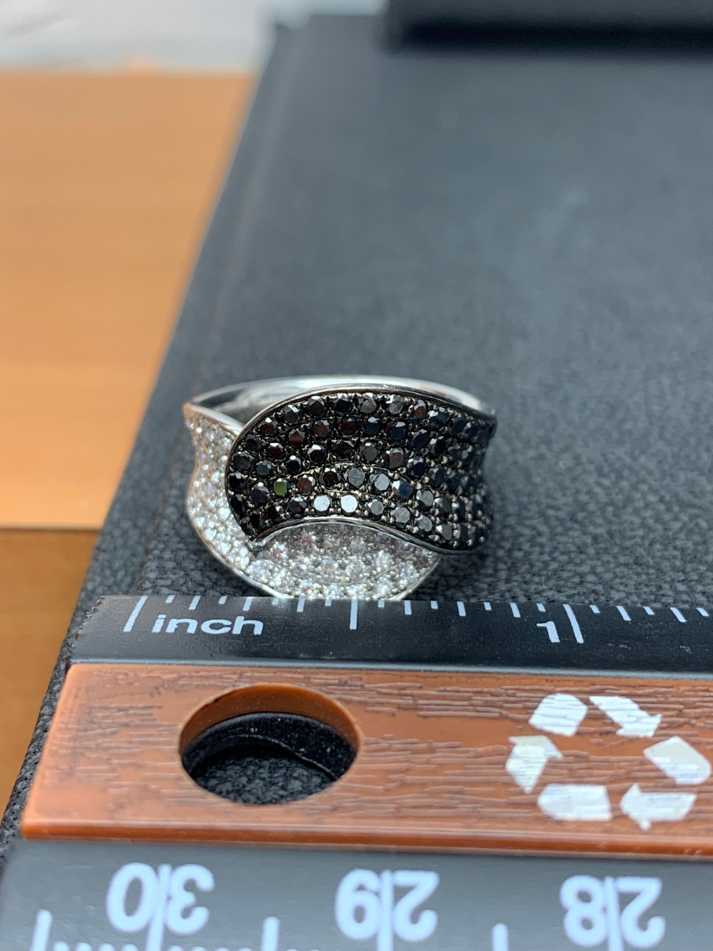 1,17 Karat Fancy Schwarzer Diamantring aus 18 Karat Weißgold im Angebot 10