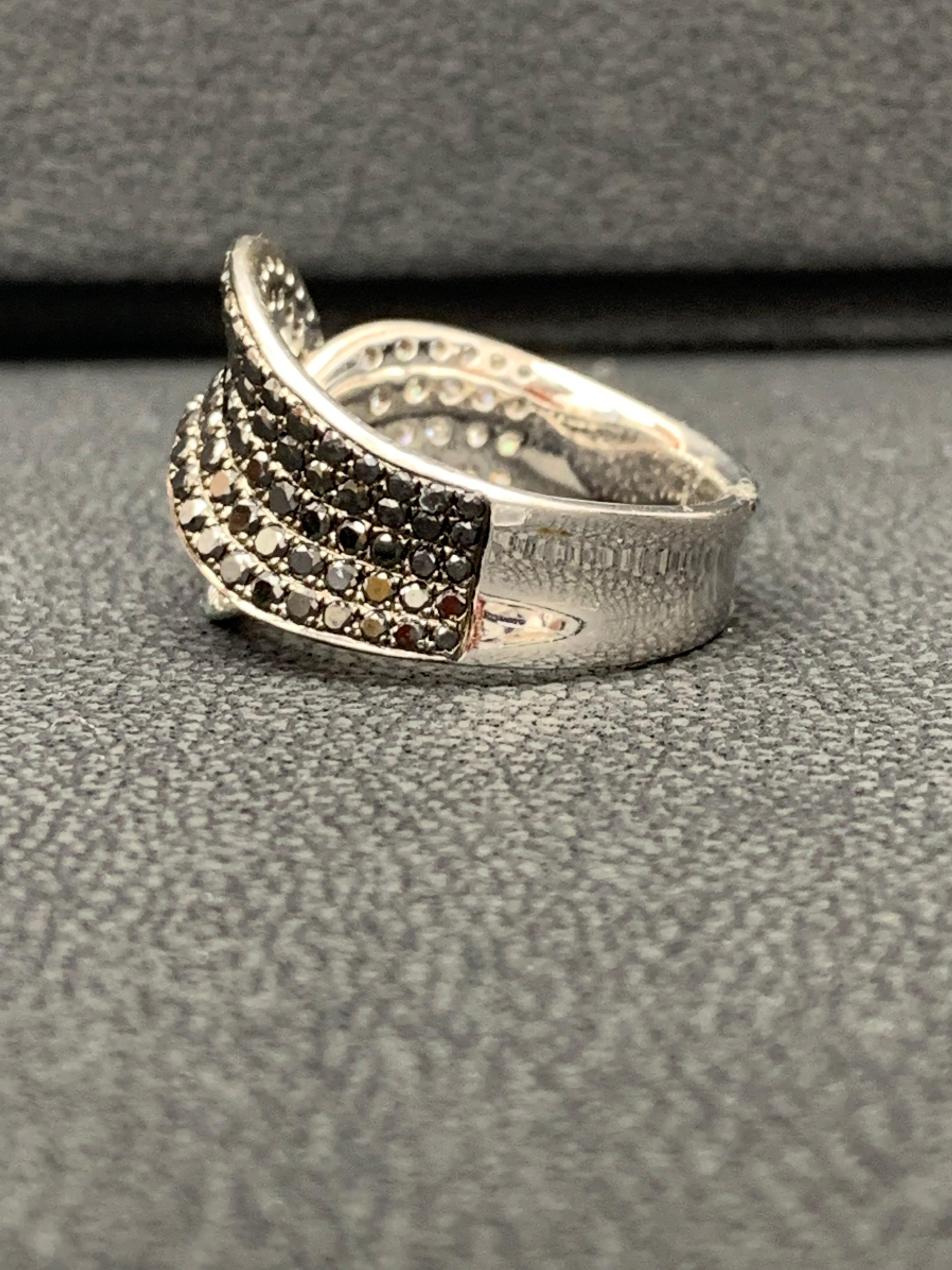 1,17 Karat Fancy Schwarzer Diamantring aus 18 Karat Weißgold (Rundschliff) im Angebot