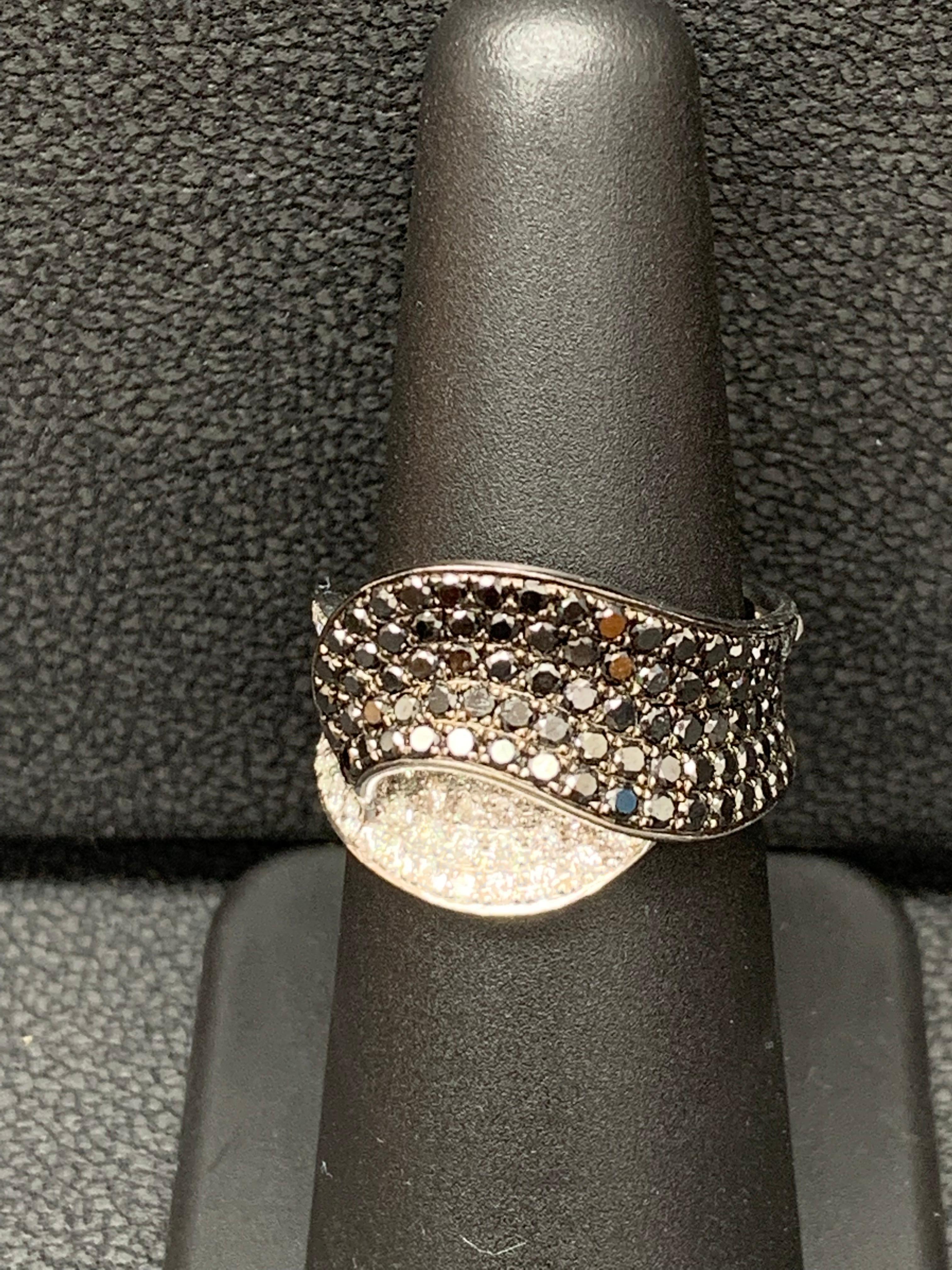 1,17 Karat Fancy Schwarzer Diamantring aus 18 Karat Weißgold im Angebot 3