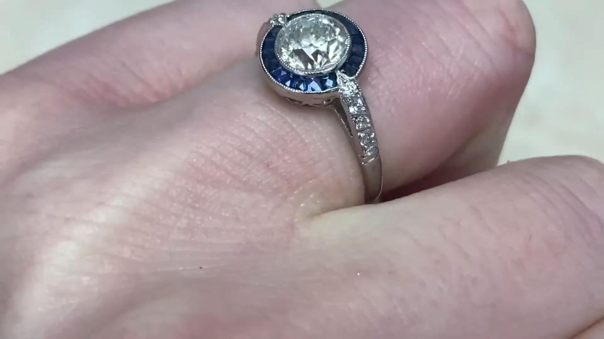 Taille vieille Europe Bague de fiançailles grappe de diamants taille européenne ancienne (environ 1.10 carats), platine en vente