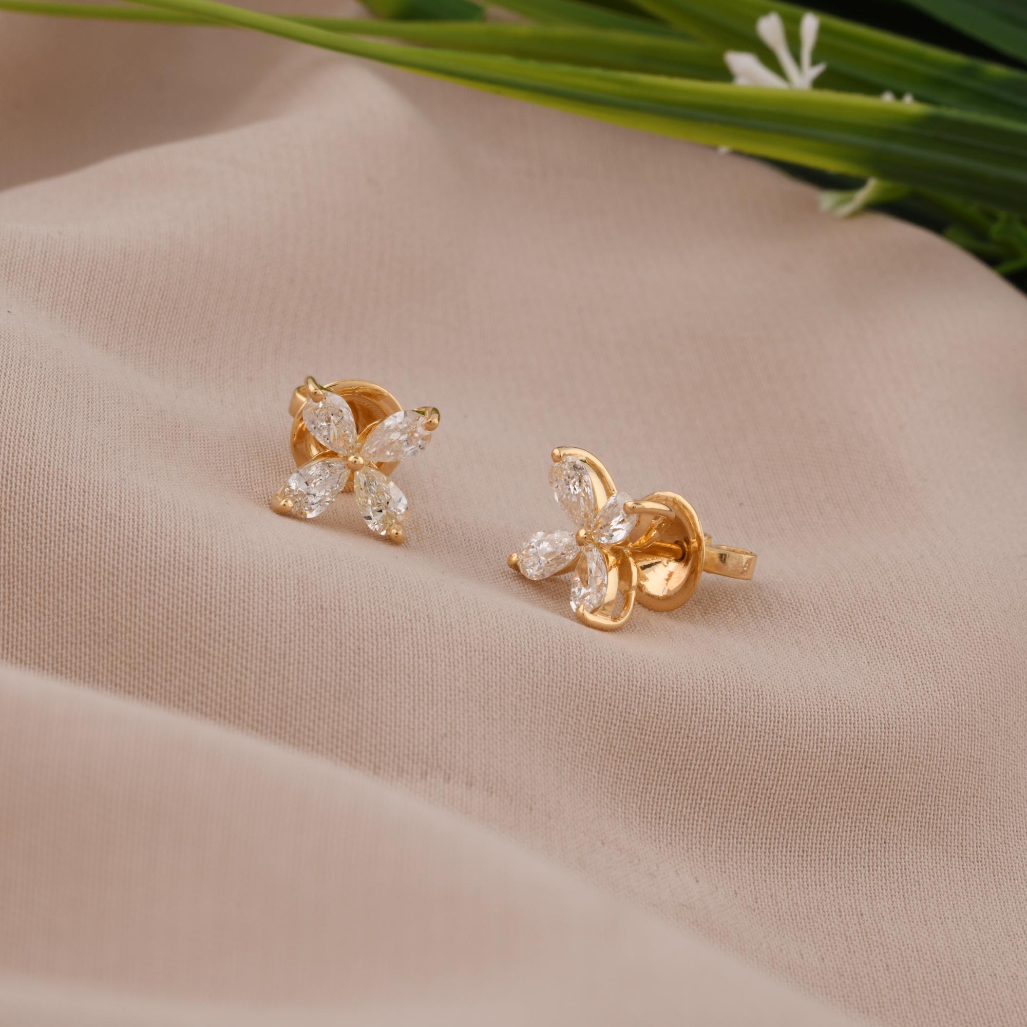 Modern 1.17 Carat Pear Shape Diamond Flower Stud Earrings 18 Karat Yellow Gold Jewelry For Sale