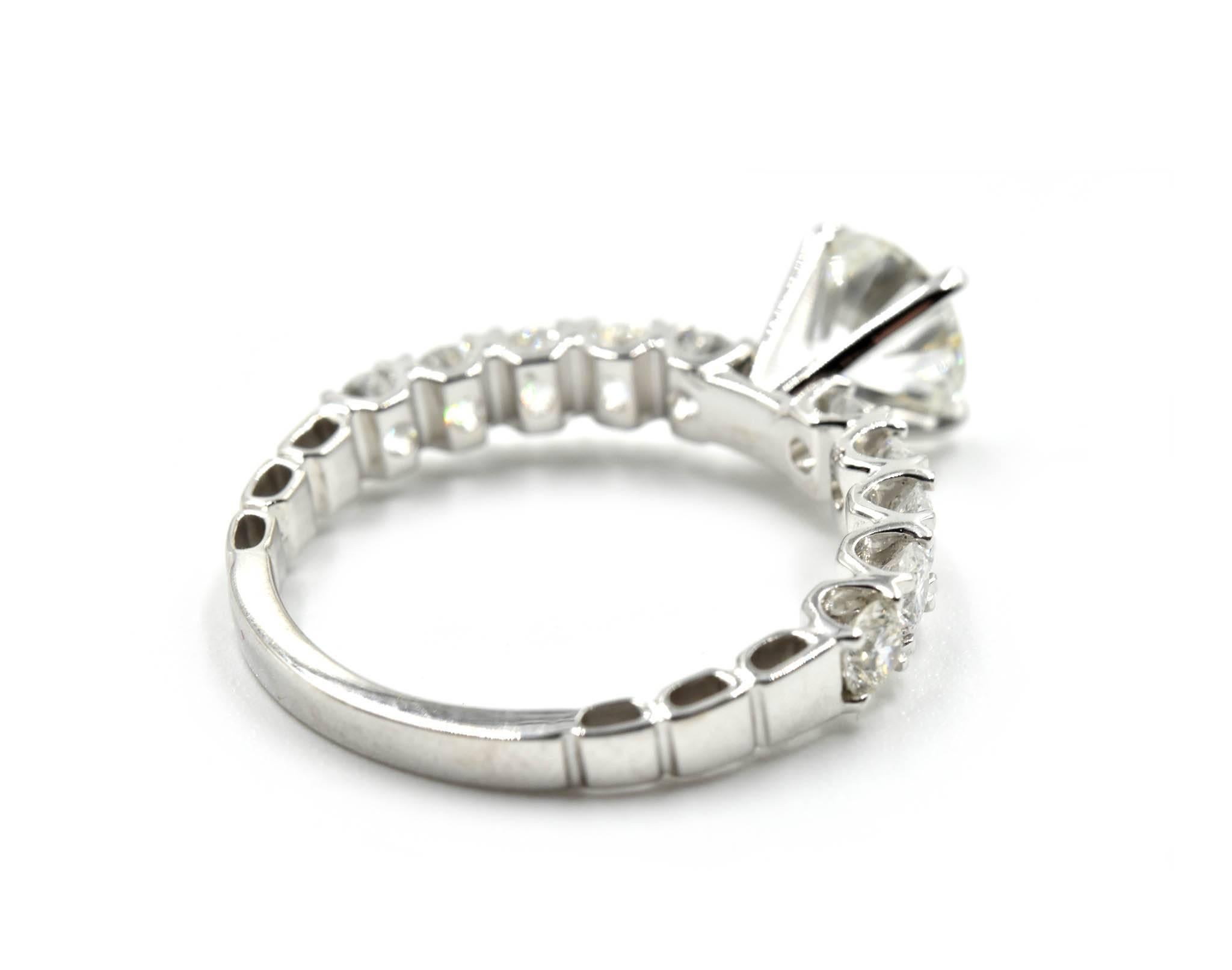 1.17 Carat Round Brilliant Diamond Engagement Ring 18 Karat White Gold In Excellent Condition In Scottsdale, AZ