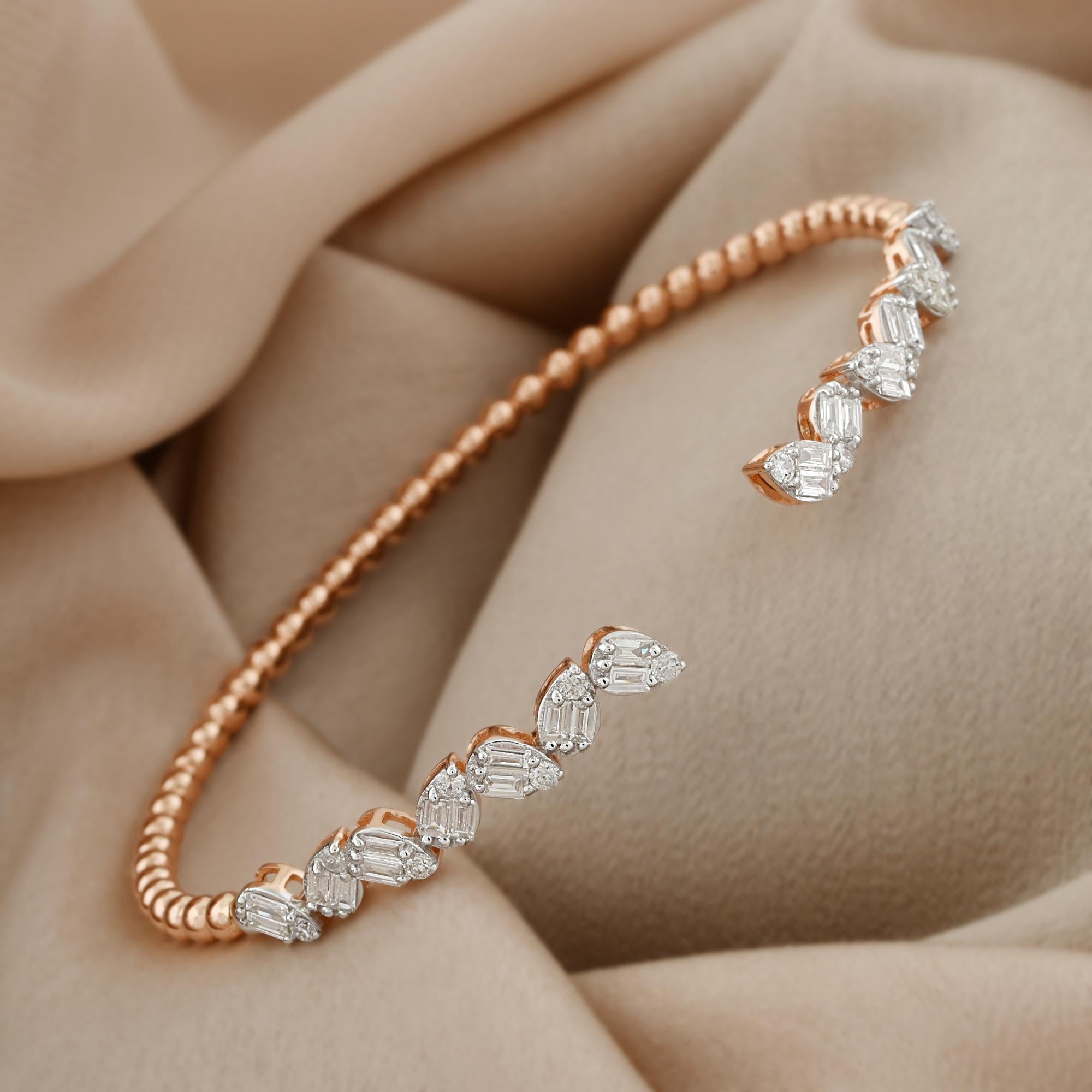 Taille baguette Bracelet manchette fine en or rose 18 carats avec diamants baguettes SI/HI de 1,17 carat en vente