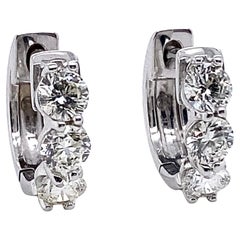 1.17 Carats 12mm Huggie Hoops 14K or blanc avec 6 diamants