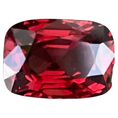 Pierre de spinelle rouge brunâtre taille coussin de 1,17 carat de Birmanie