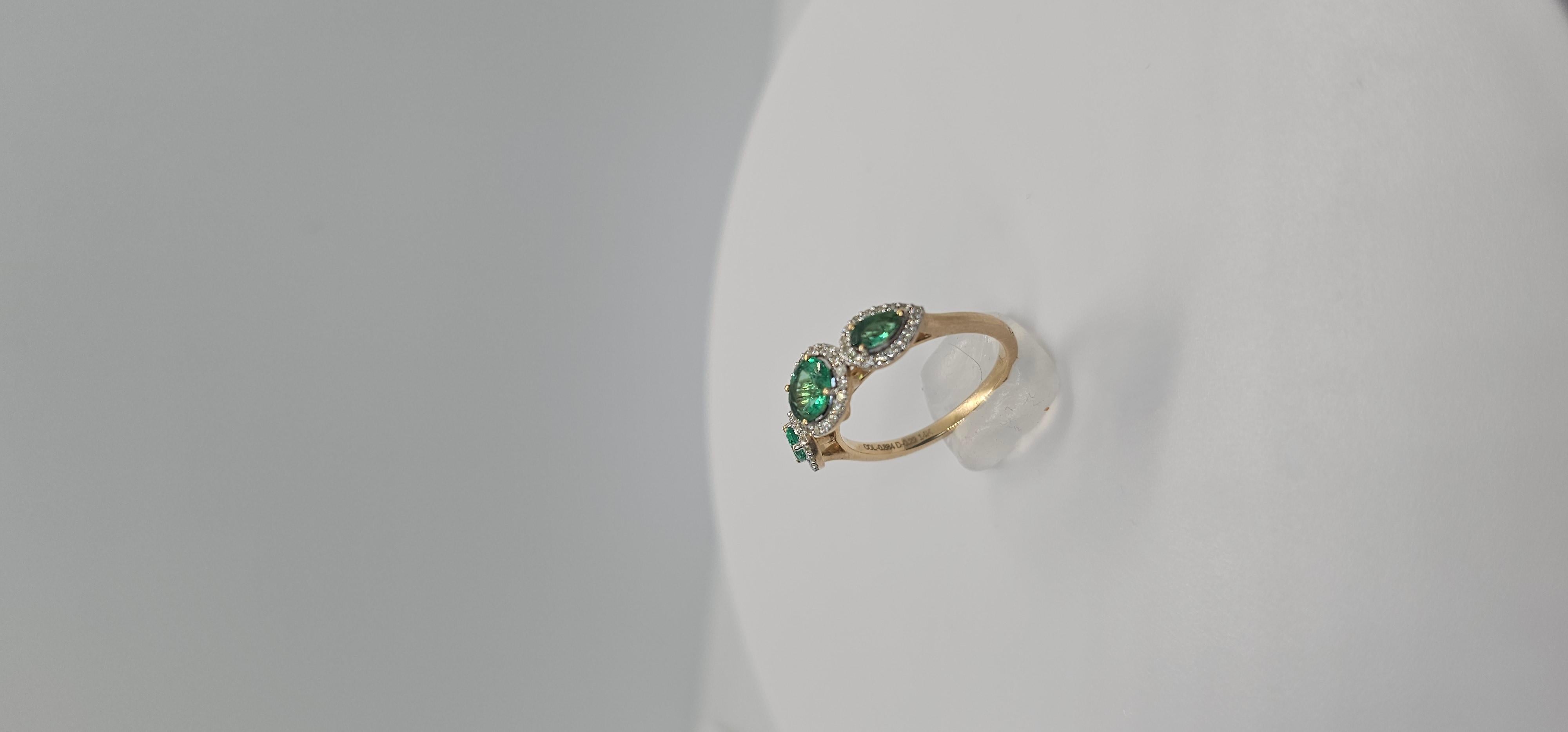 Women's or Men's 1.17 Carats Colombian Emeralds and Natural Diamond Three Stone Halo Ring For Sale