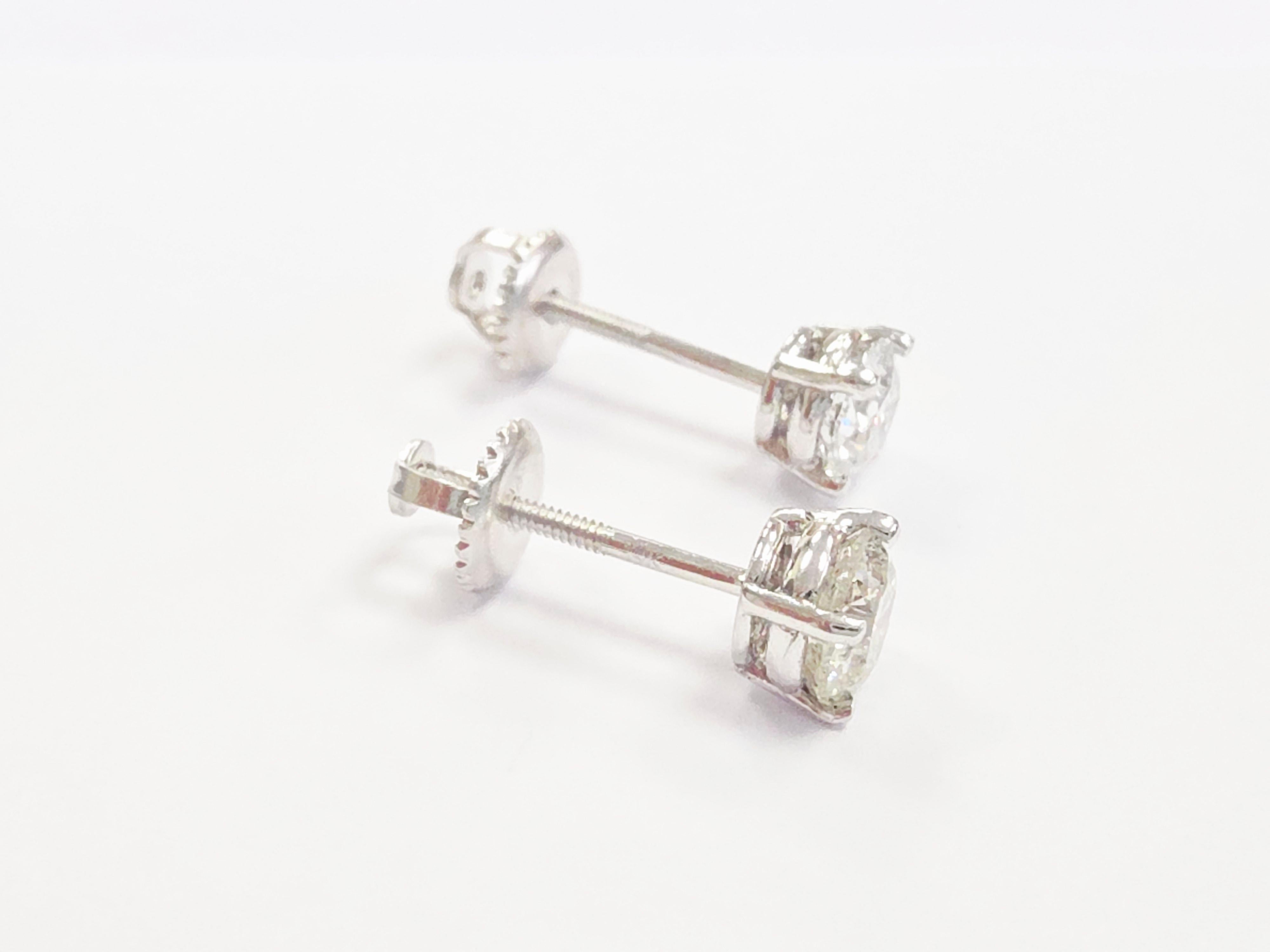 da uomo o donna Borchie con diamante naturale di forma rotonda da 1,17 carati in oro bianco 14 carati in vendita