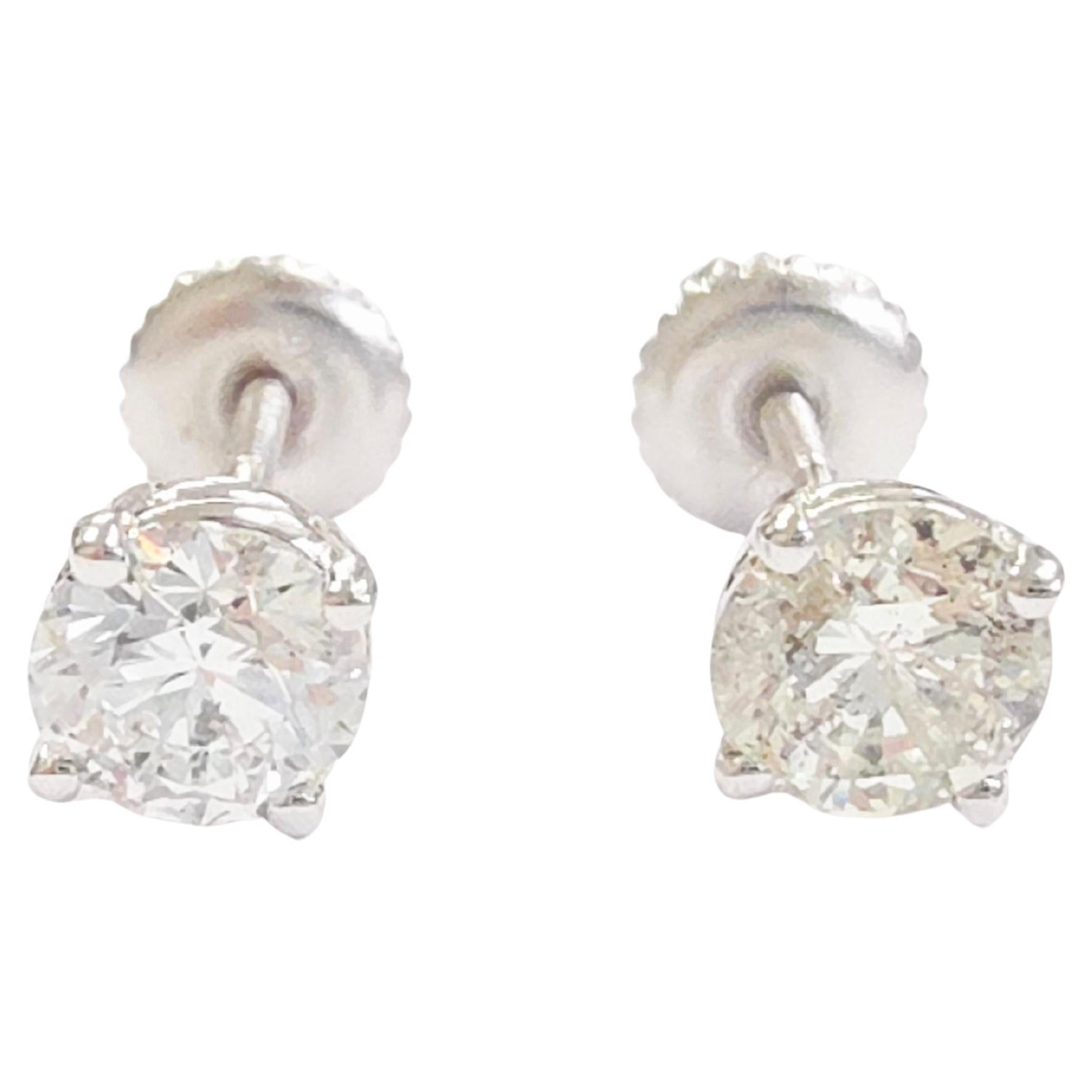Borchie con diamante naturale di forma rotonda da 1,17 carati in oro bianco 14 carati