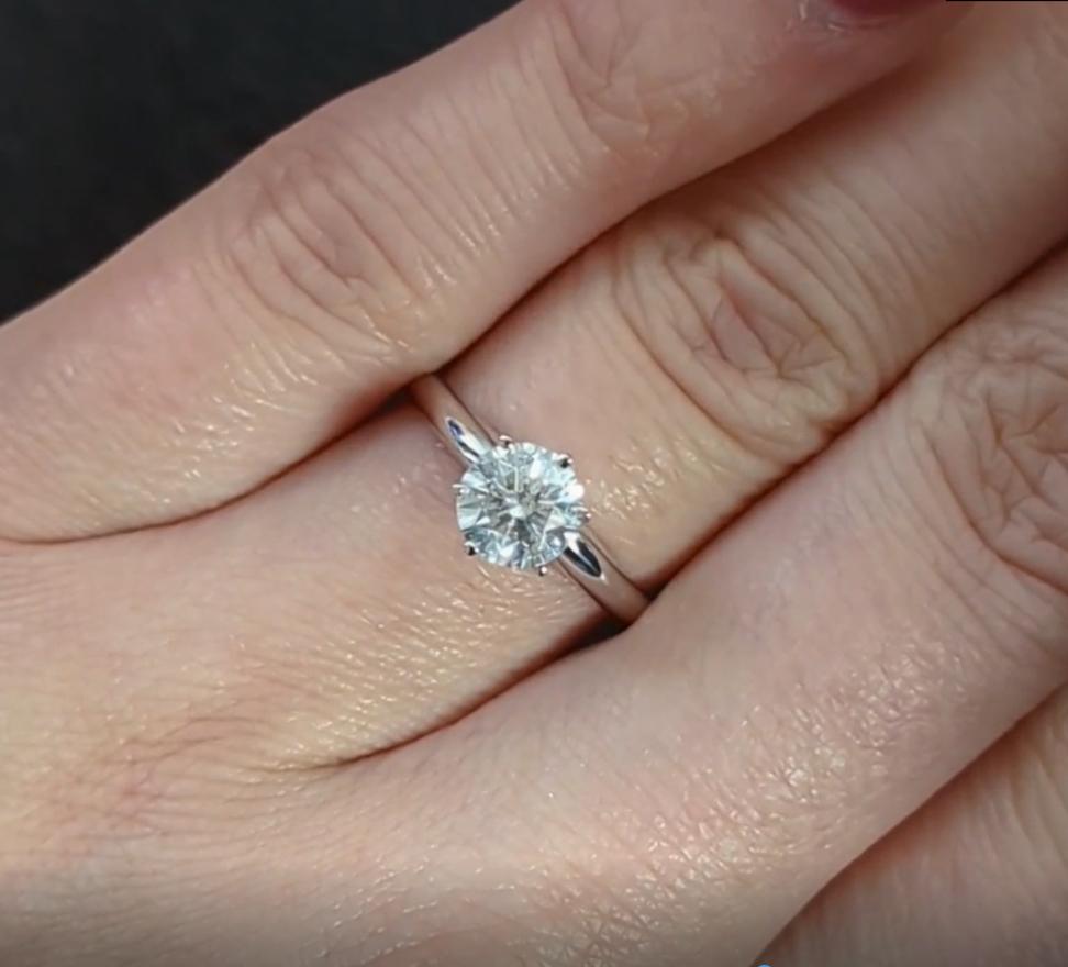 Women's or Men's Diamond Engagement Ring Round Cut  Diamond White Gold For Sale