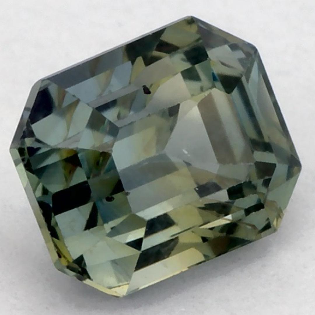 Taille émeraude 1.17 Ct Green Sapphire Octagon Loose Gemstone (pierre précieuse en vrac) en vente