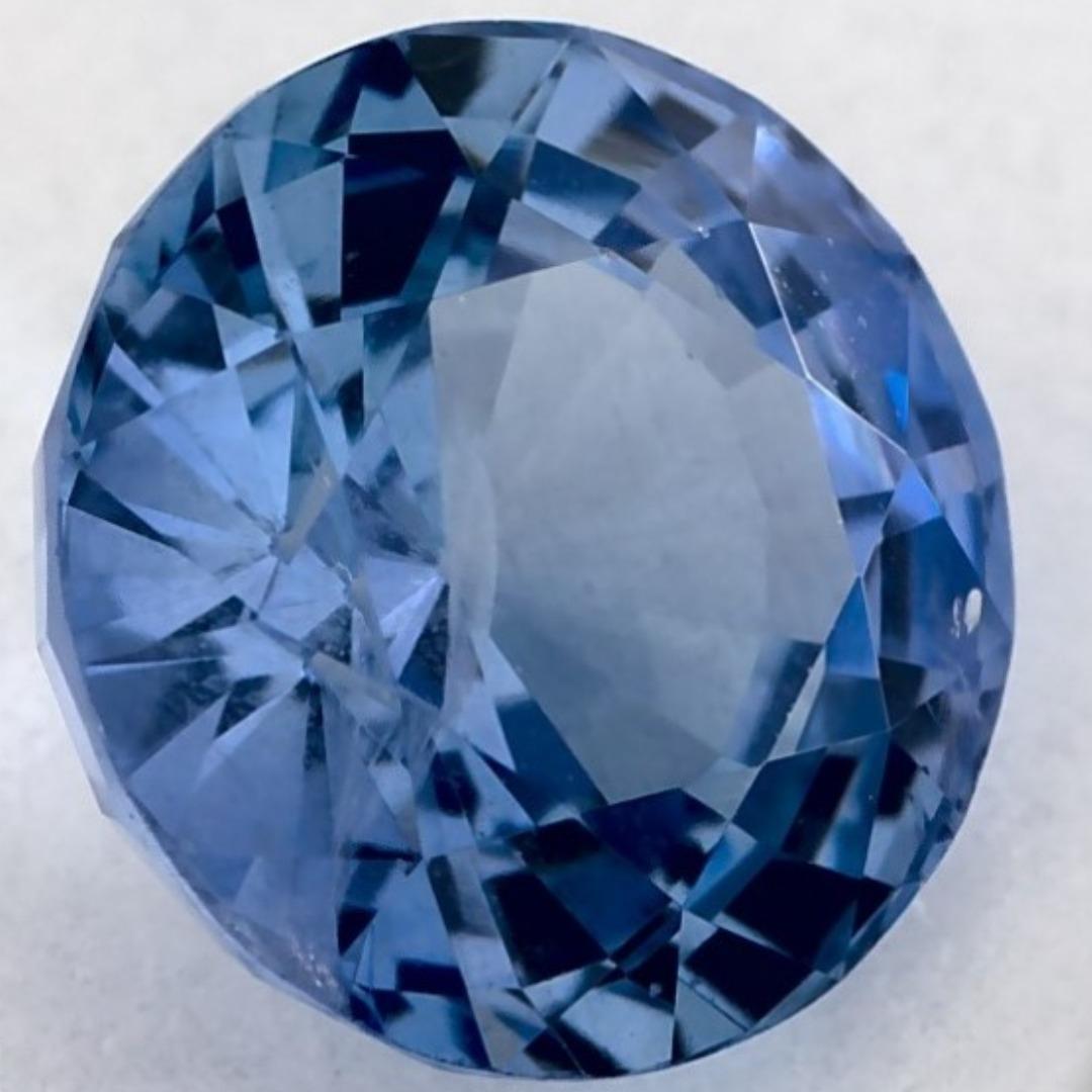 Une pierre de naissance de septembre très précieuse avec une couleur bleue ravissante. Ils sont censés apporter chance et fortune dans la vie. Explorez une vaste gamme de saphirs dans notre magasin, disponibles sous forme de pierres précieuses en