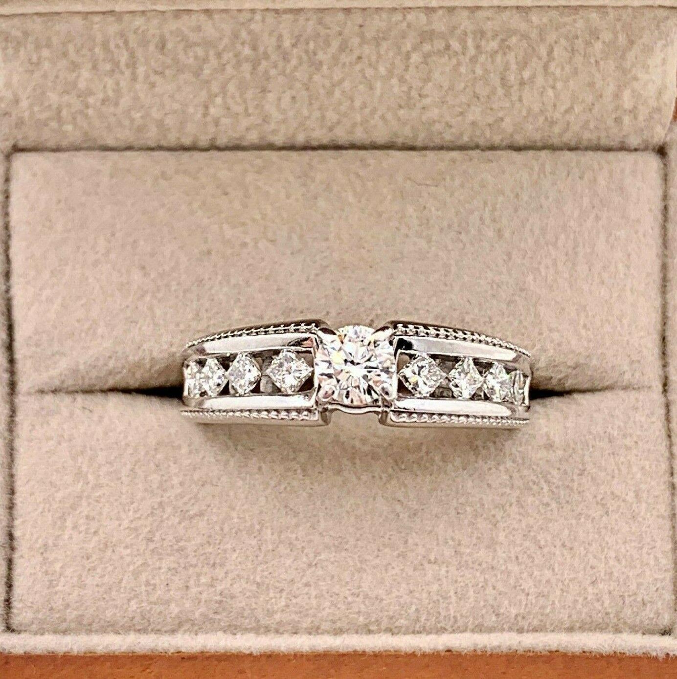 1.17 Carat Round Brilliant Diamond Engagement Ring 14 Karat IGI Certified In Excellent Condition For Sale In San Diego, CA