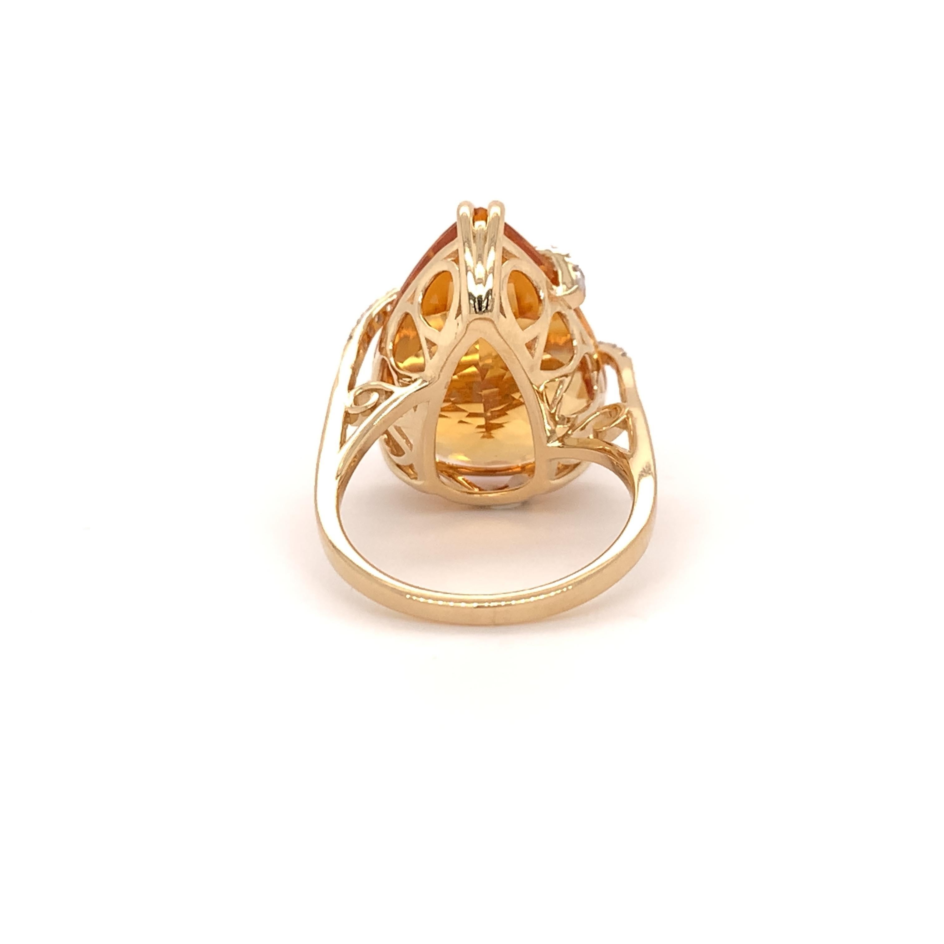 Contemporary 11.70 Carat Citrine Cocktail Ring For Sale