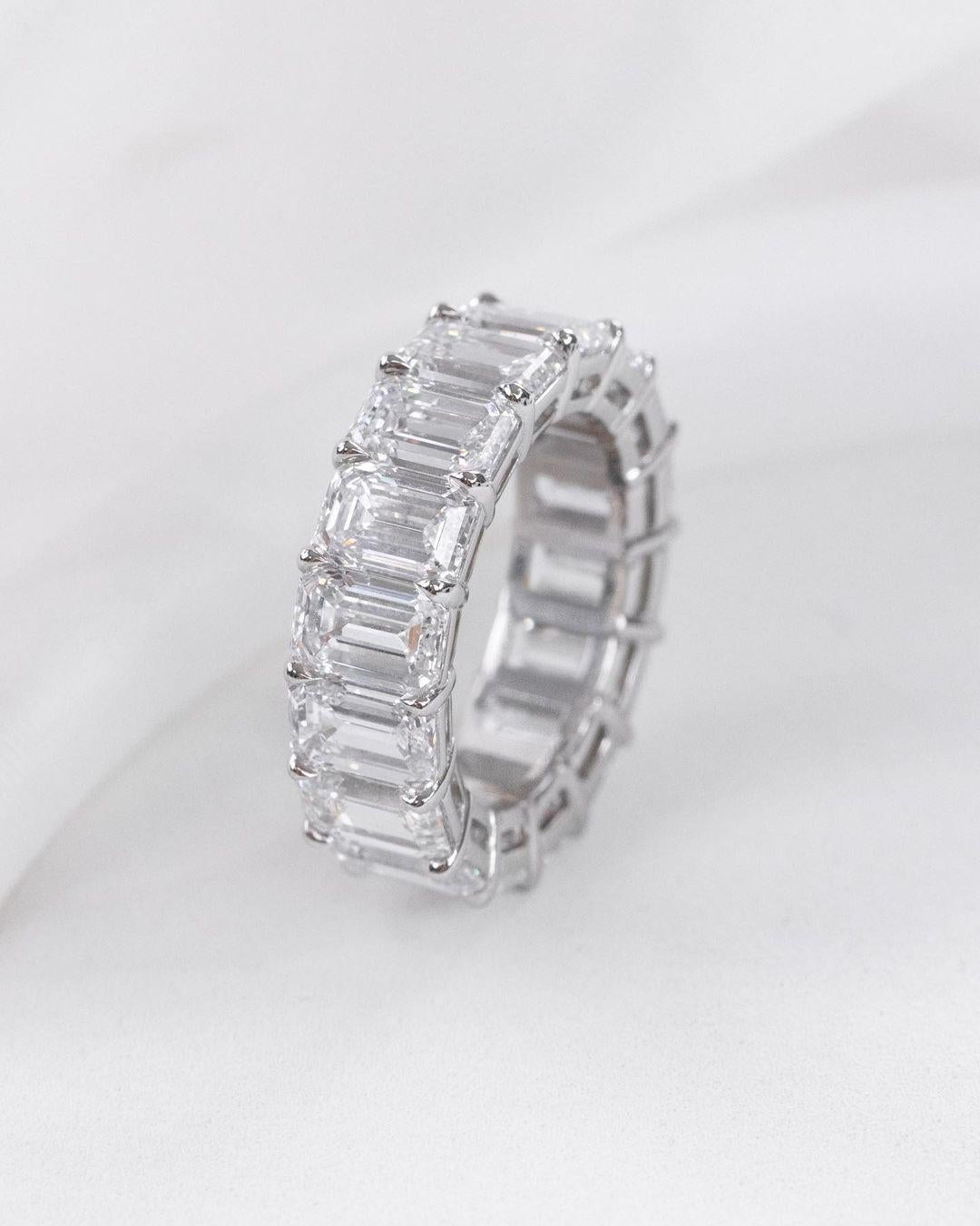 Round Cut 11.70 Carat Cut Diamond Ring D/F VS/VVS Clarity For Sale