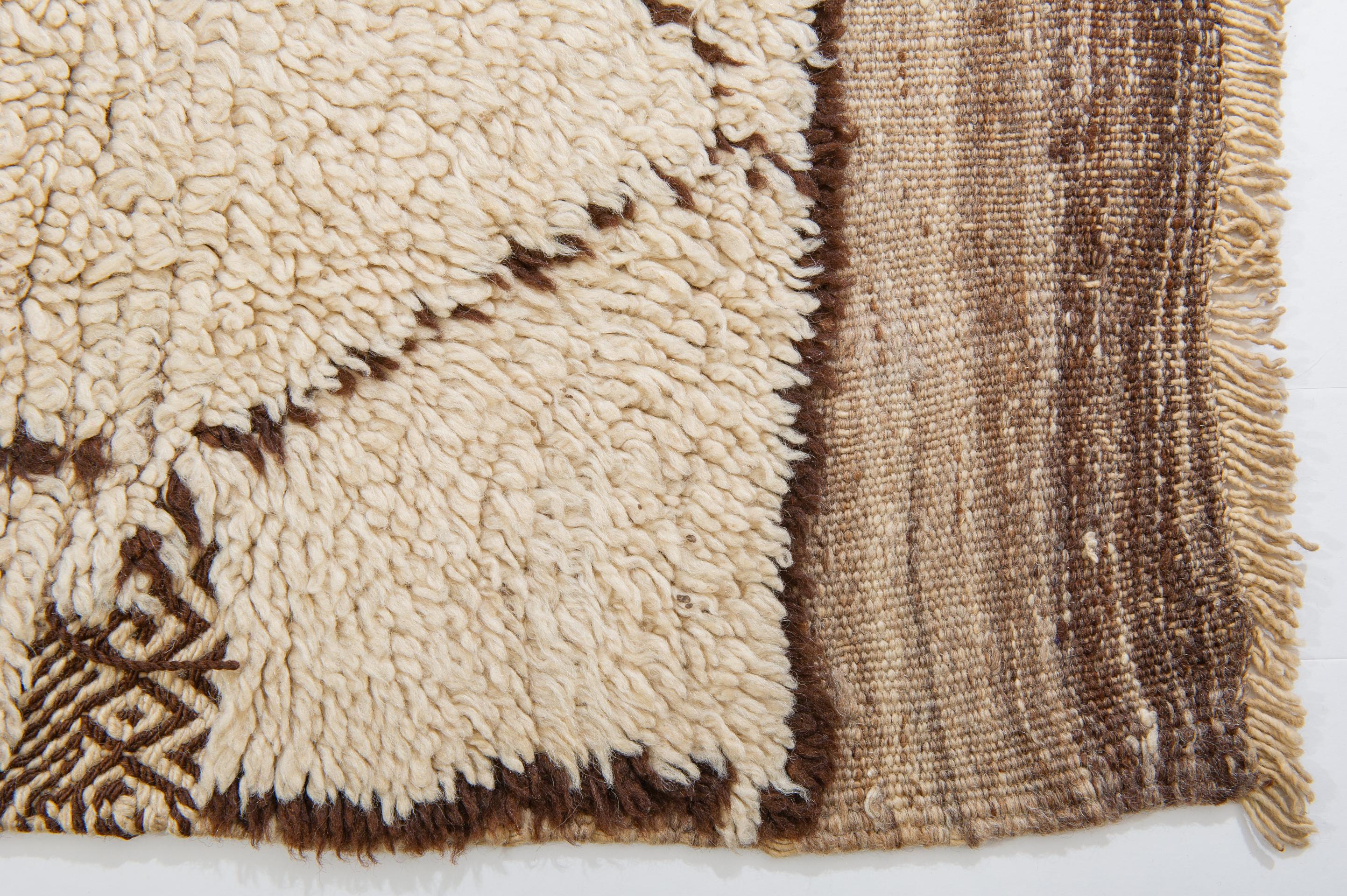 Wool  Vintage AZILAL - AIT BOUGEMMAZ Moroccan Carpet For Sale