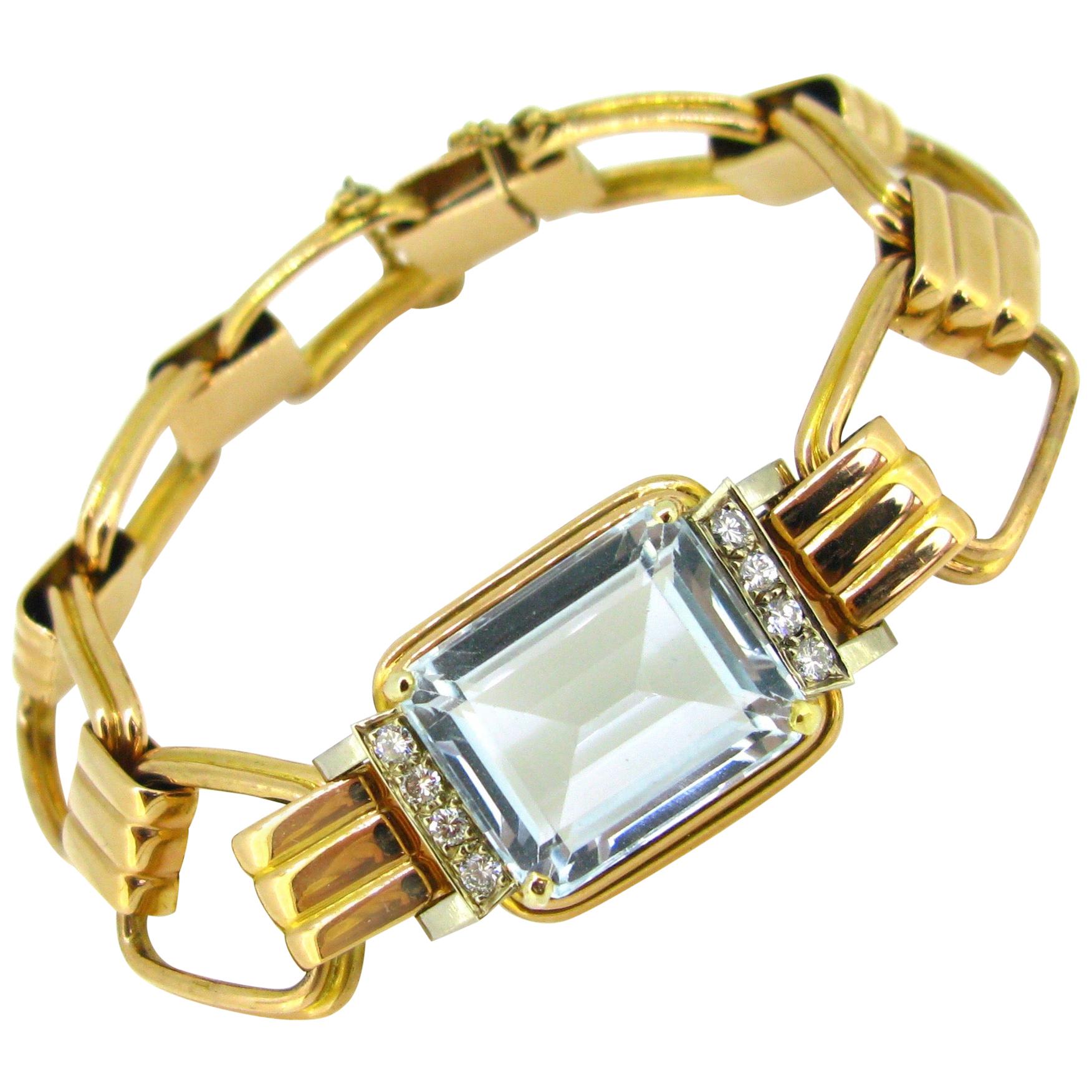11.70 Carat Aquamarine Diamonds Yellow Gold Fashion Retro Bracelet
