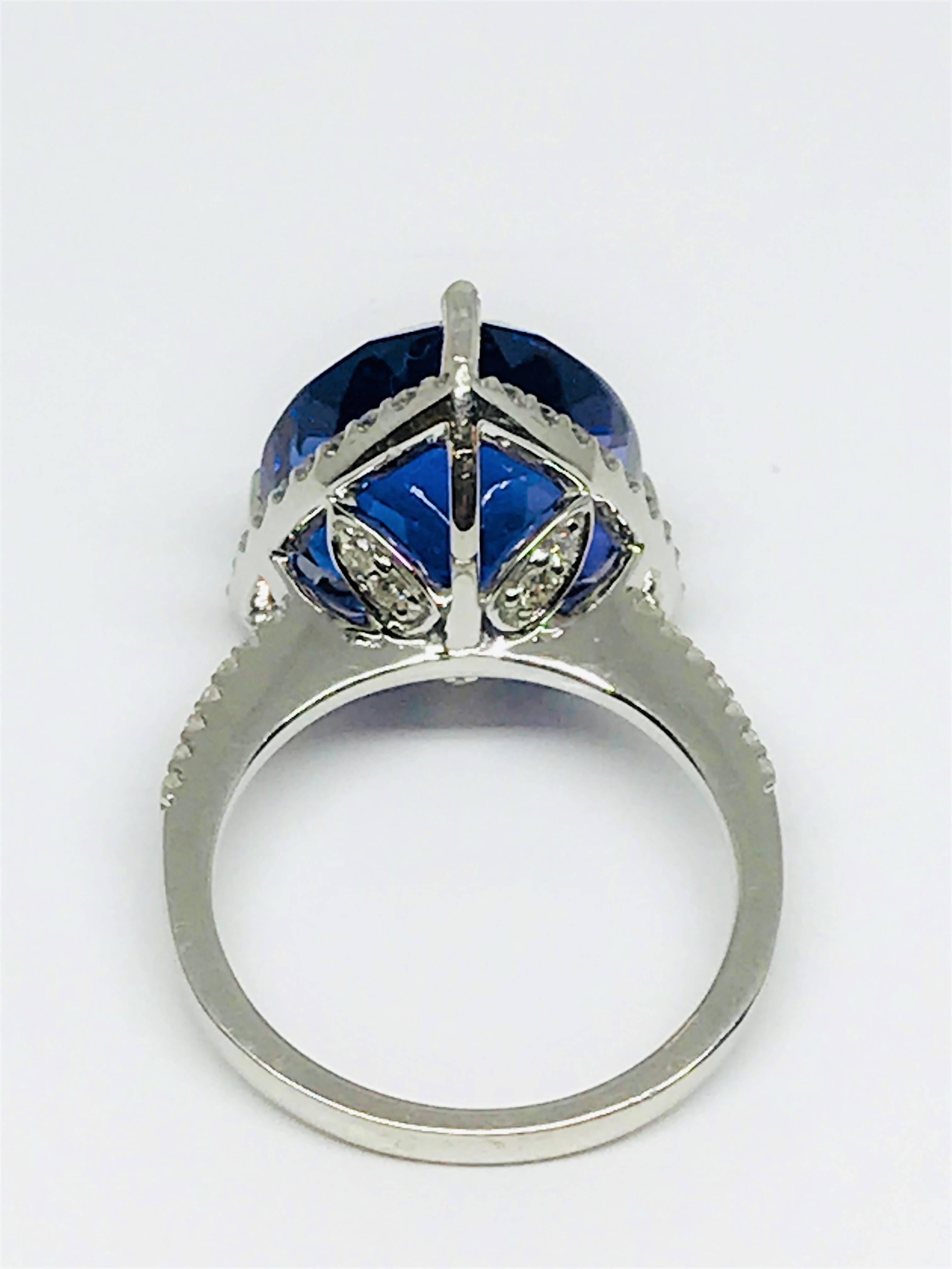 11.71 Carat Natural Trillion Shape Tanzanite and Diamond Halo Ring 14 Karat Gold In Excellent Condition For Sale In Kent, CT
