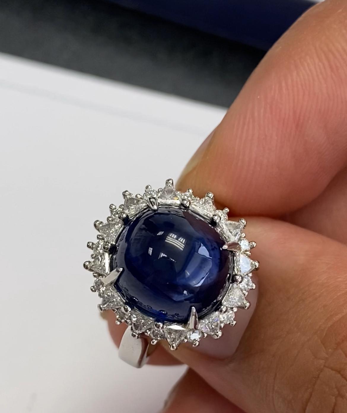 Women's 11.72ct Blue Sapphire Cabochon platinum ring. GIA certified . For Sale