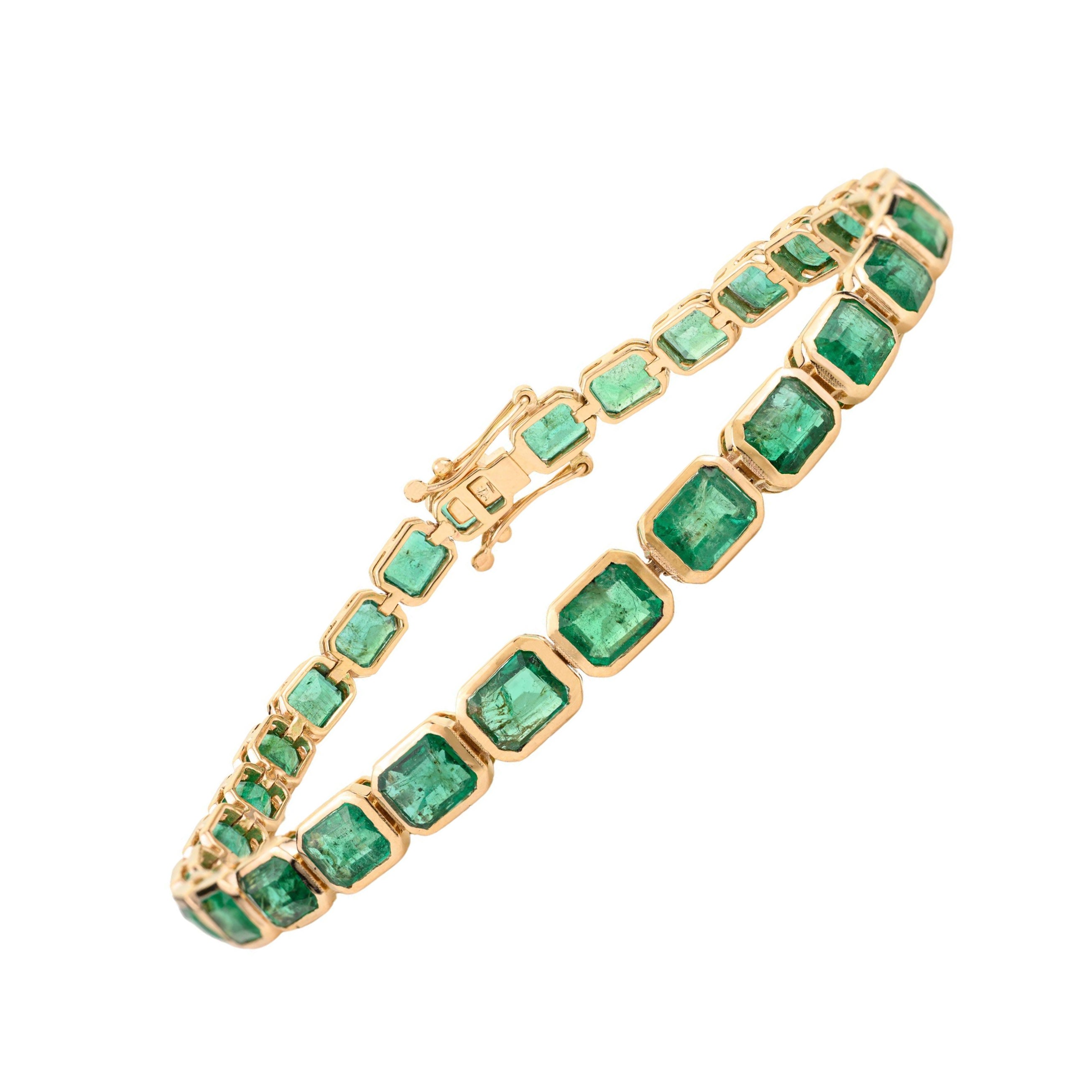 11.73 Ct Natural Emerald Tennis Bracelet en or jaune 18K Modern Fine Jewelry