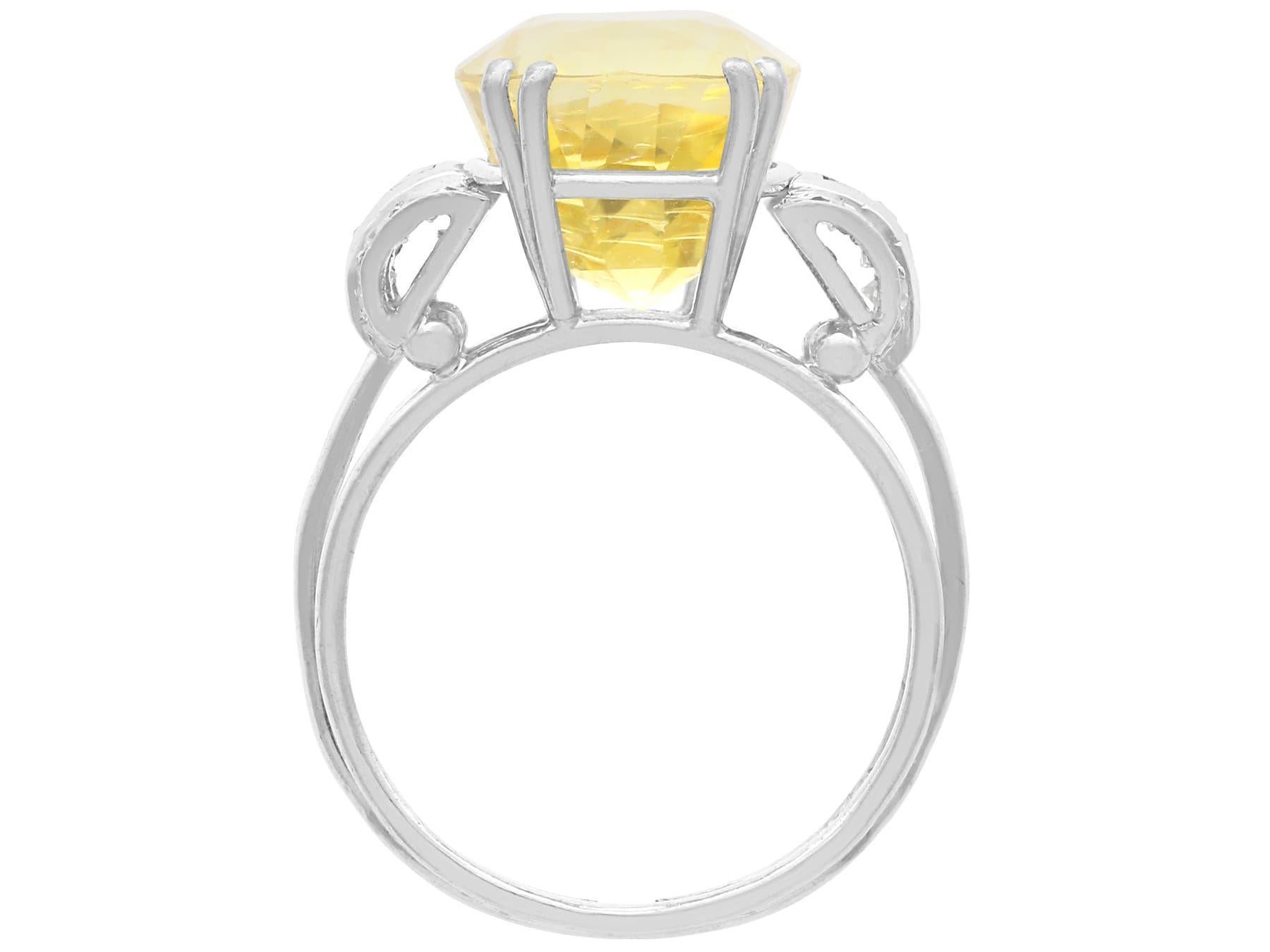 Anello con zaffiro giallo di Ceylon da 11,74 carati e diamante da 0,66 carati, oro bianco 18 carati in vendita 2