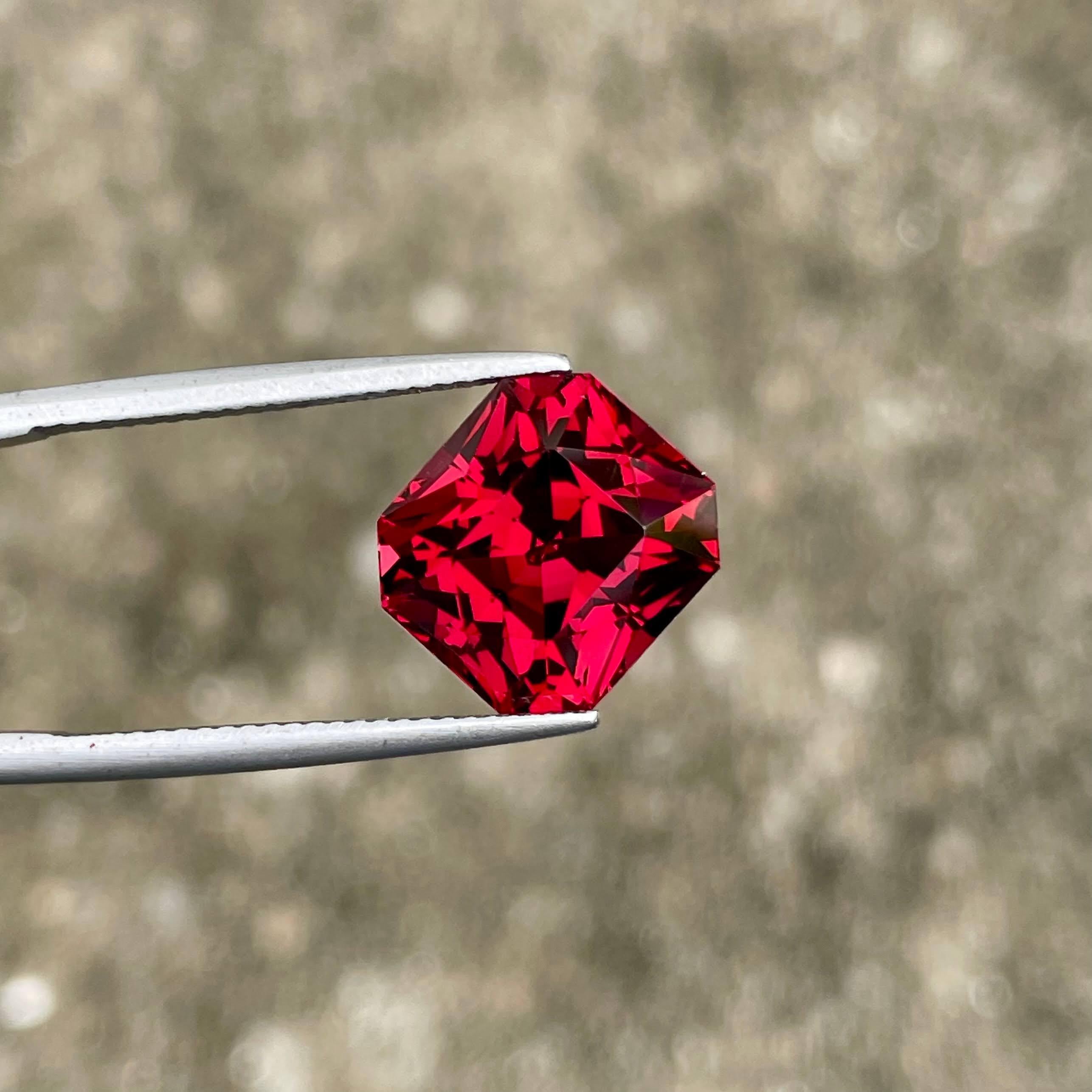 11,74 quilates Granate Rojo Brillante Tallado con Precisión Piedra Preciosa Natural Africana Moderno en venta