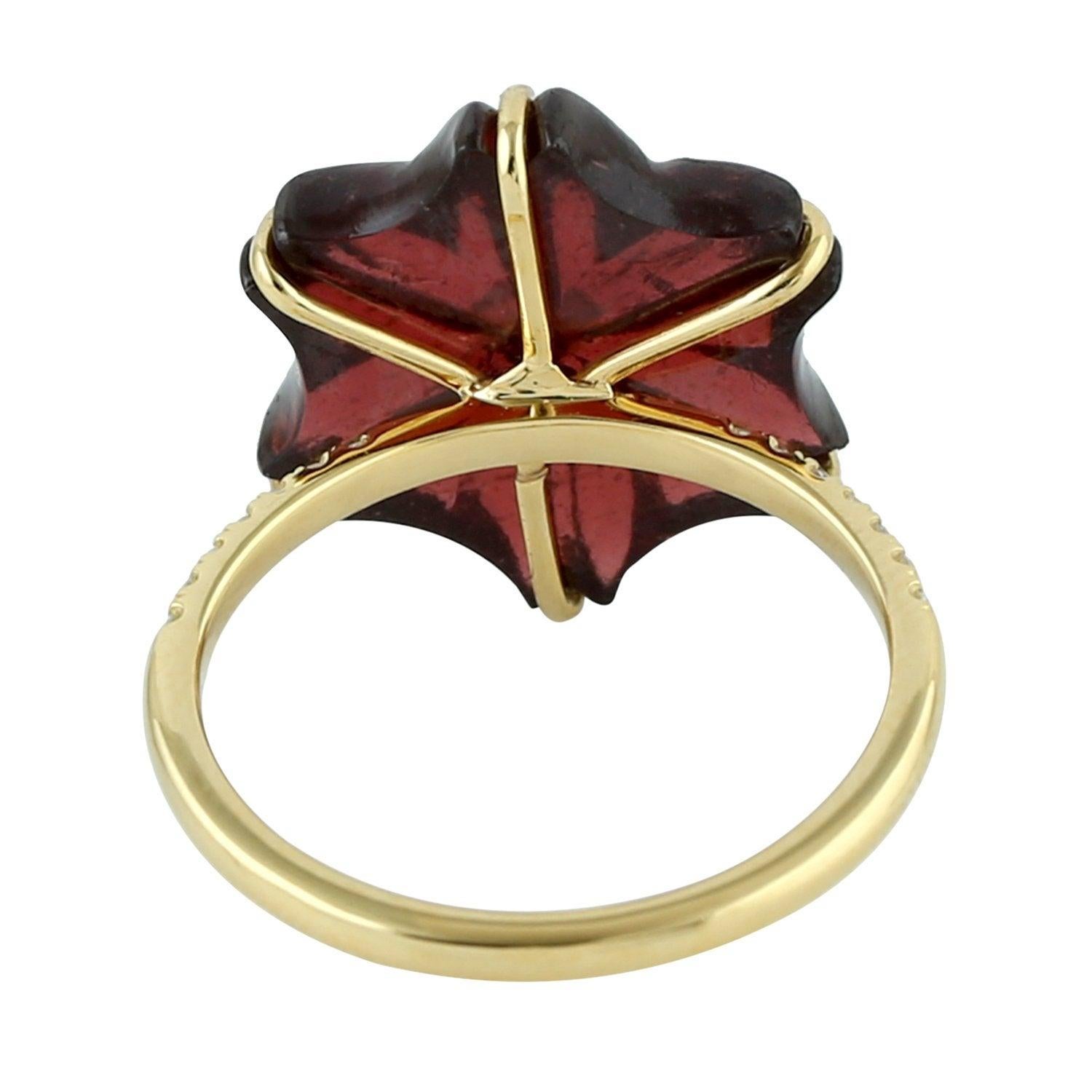 For Sale:  11.74 Carved Garnet Emerald Diamond 18 Karat Gold Flower Ring 3