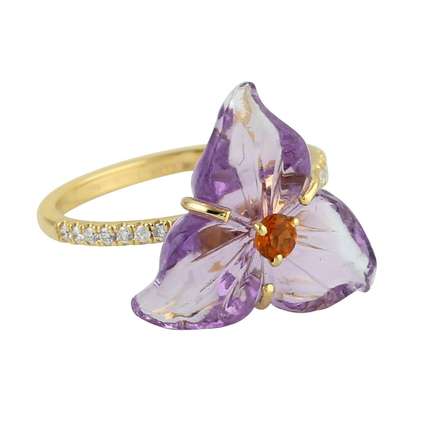 For Sale:  11.74 Carved Garnet Emerald Diamond 18 Karat Gold Flower Ring 7