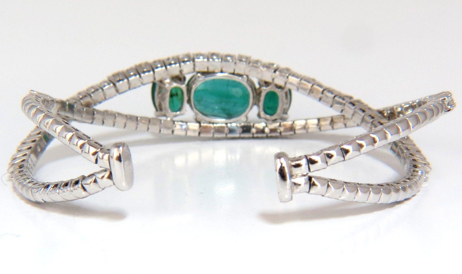 11.75 Carat Natural Bright Emeralds Diamonds Crossover Bangle Bracelet 14 Karat 2