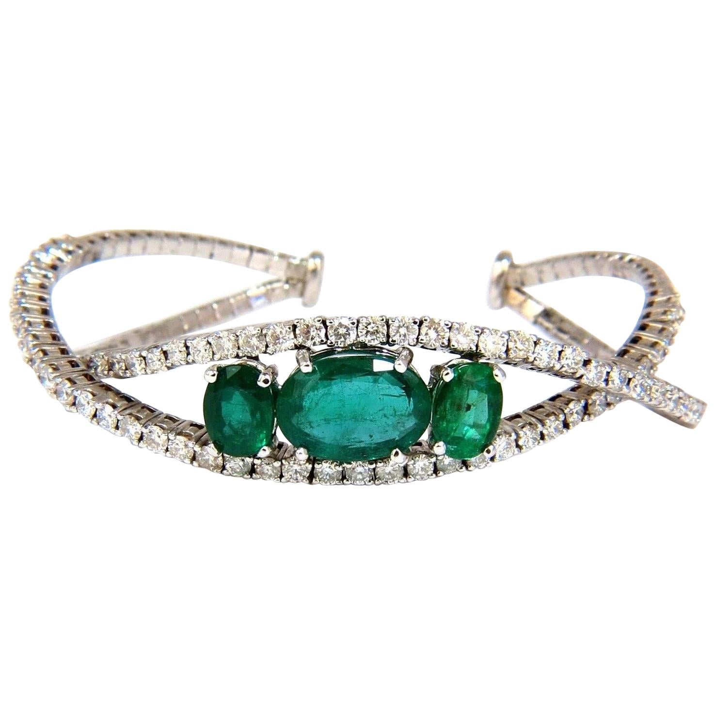 11.75 Carat Natural Bright Emeralds Diamonds Crossover Bangle Bracelet 14 Karat
