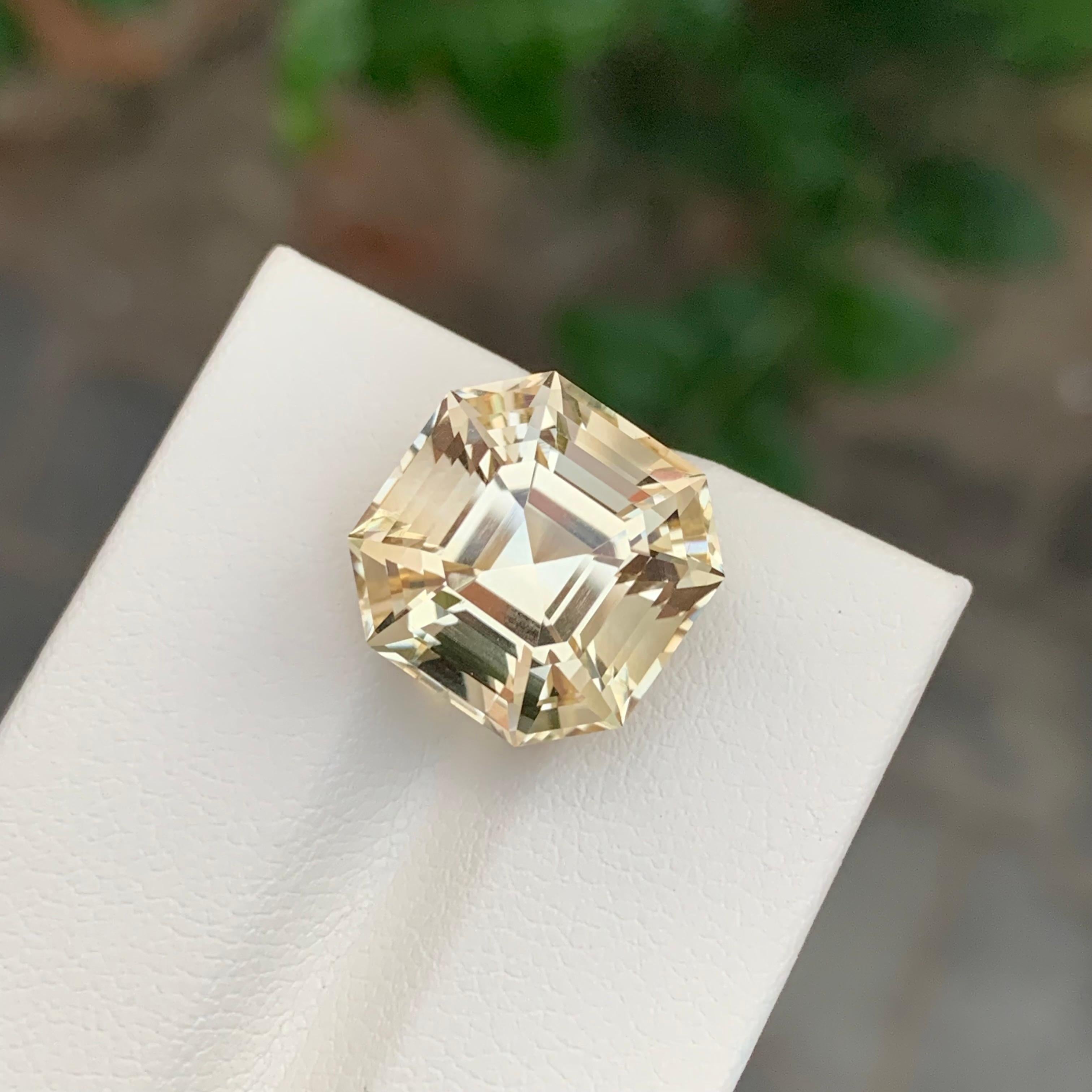Citrine libre

Poids : 11,75 carats
Dimension : 13,5 x 13,4 x 11 mm
Origine : Brésil
Traitement : Non
Certificat : Sur demande
Forme : Octogone 


La citrine, pierre précieuse rayonnante et polyvalente, enchante par ses teintes chaudes et dorées et