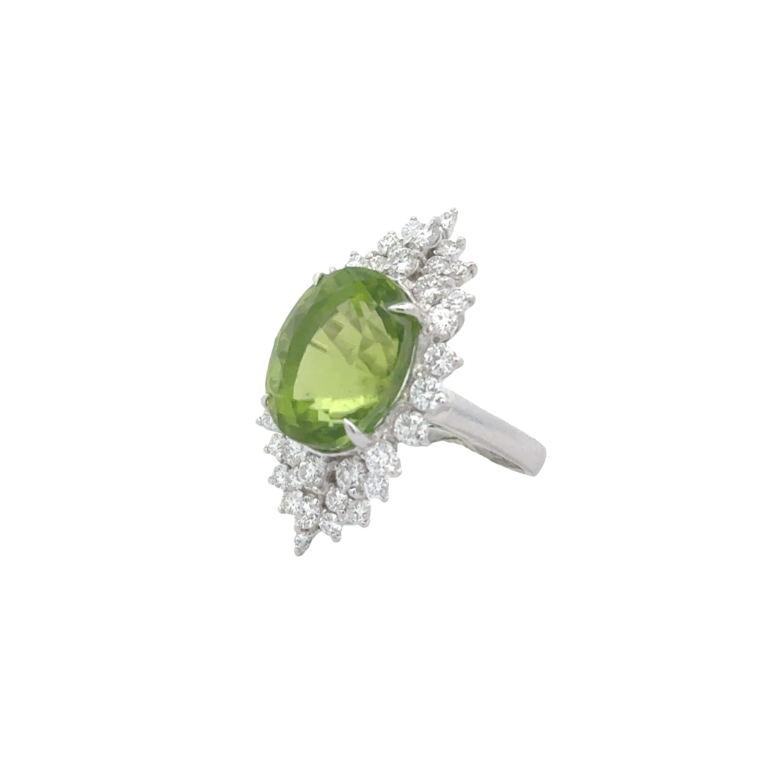 Anello con peridoto e diamante in platino da 11,75 carati In condizioni ottime in vendita a Beverly Hills, CA