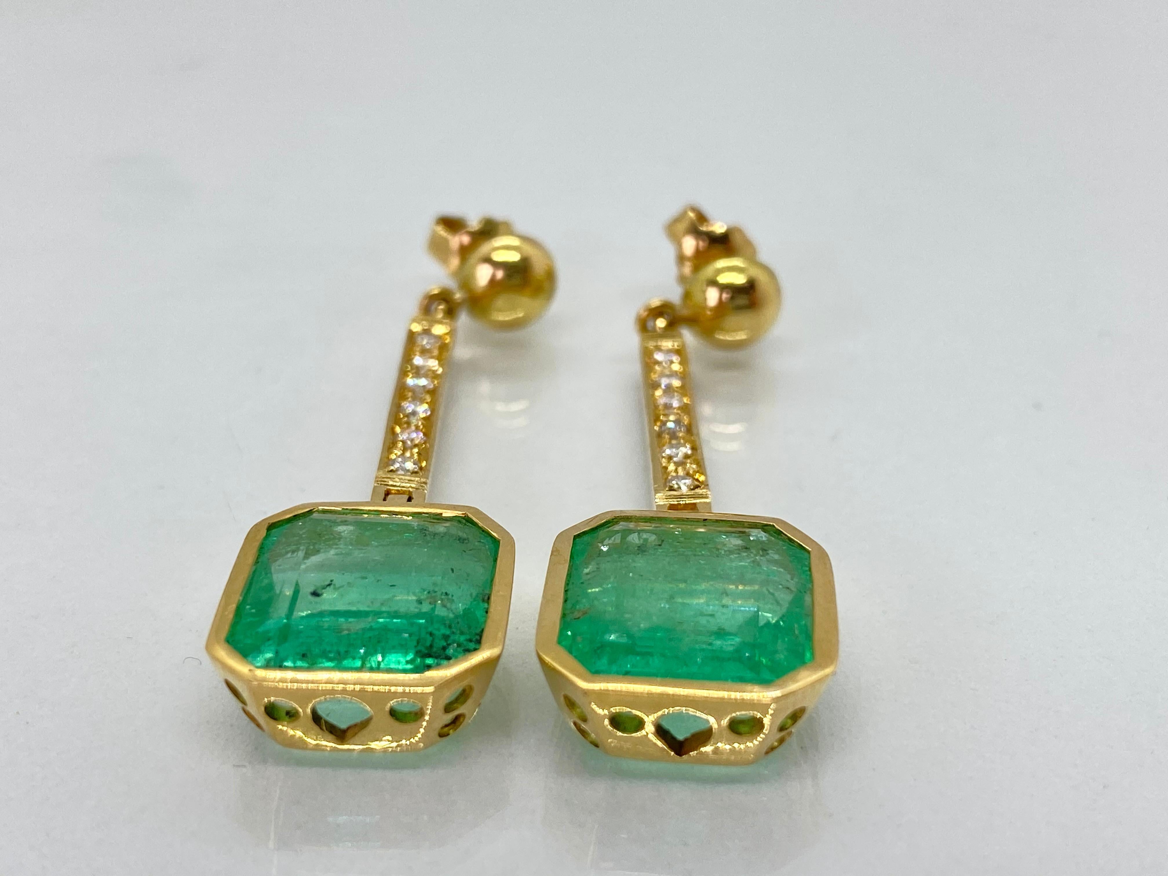 11,75 Karat quadratische kolumbianische Smaragd- und Diamanttropfen-Ohrringe im Angebot 8