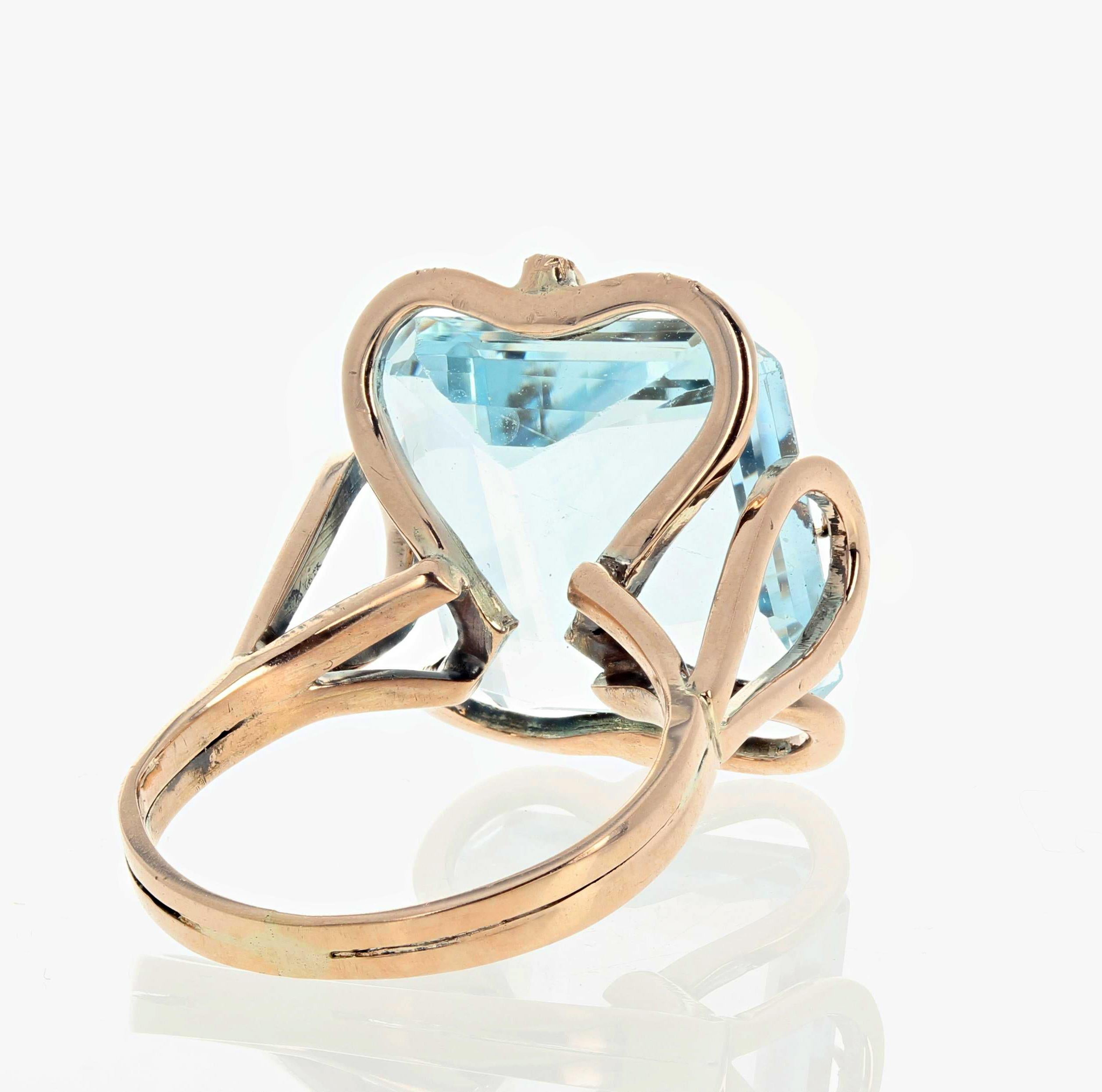 11.75 Carat Unique Aquamarine Gold Ring 2