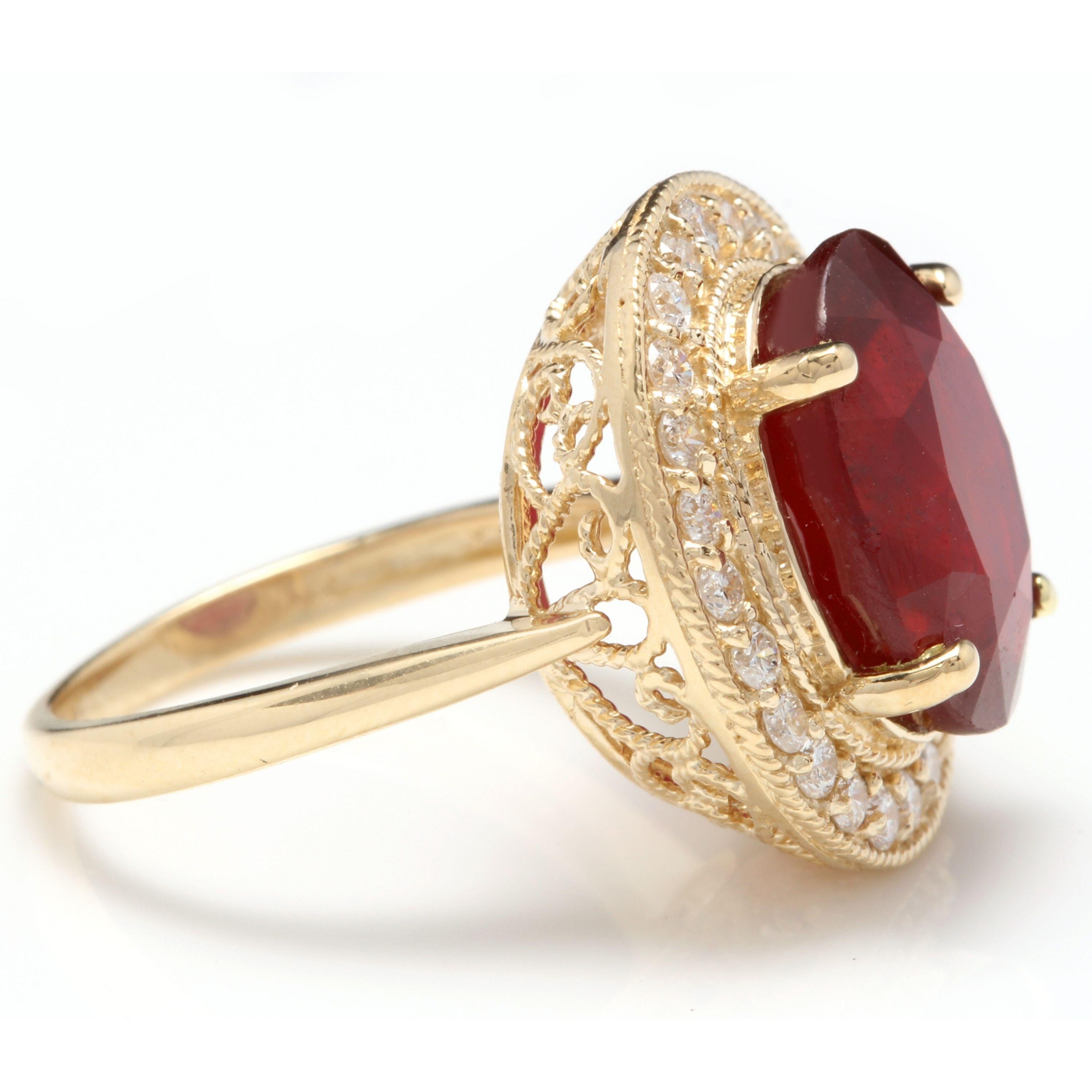Mixed Cut 11.75 Carat Impressive Natural Red Ruby and Diamond 14 Karat Yellow Gold Ring For Sale