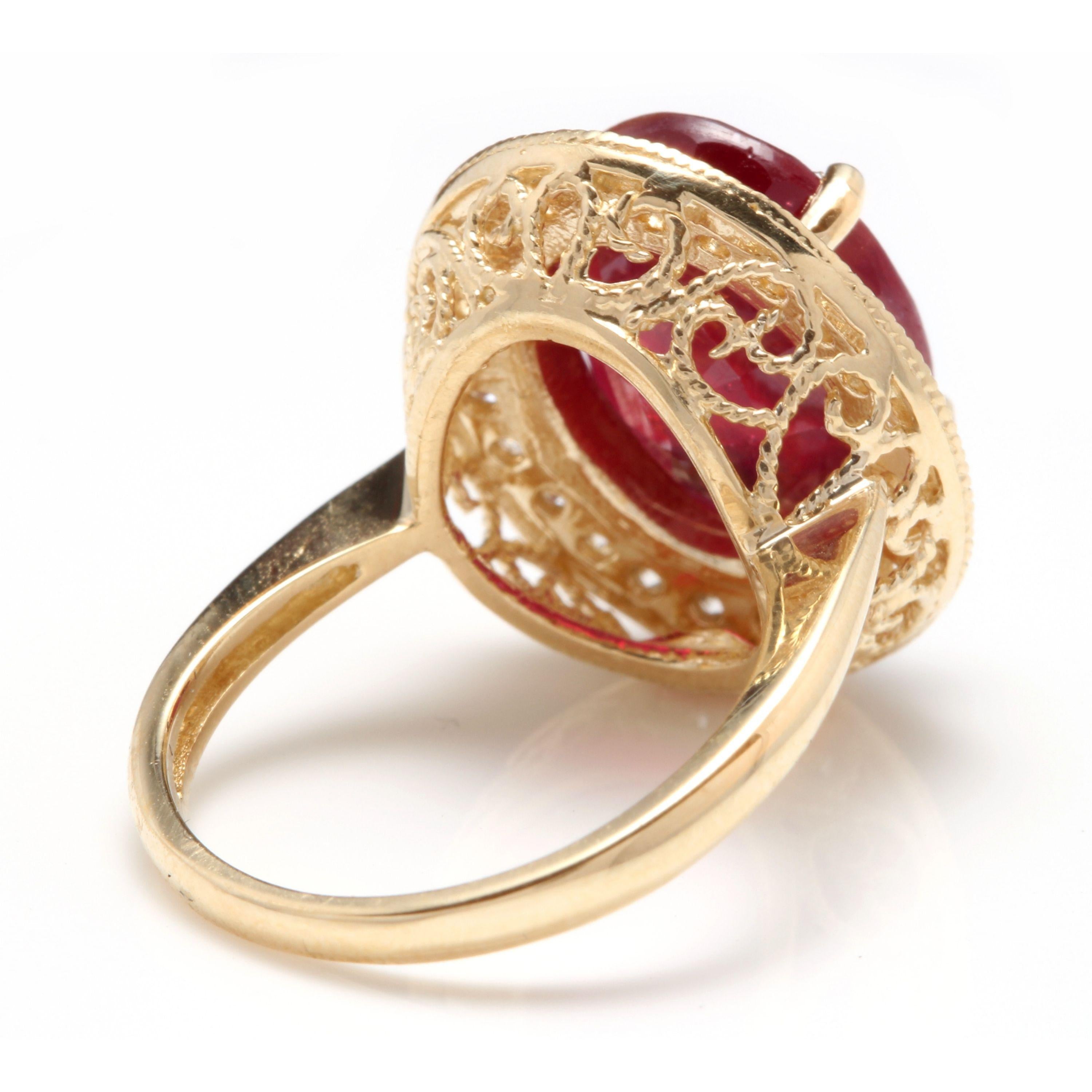 11.75 Carat Impressive Natural Red Ruby and Diamond 14 Karat Yellow Gold Ring In New Condition For Sale In Los Angeles, CA