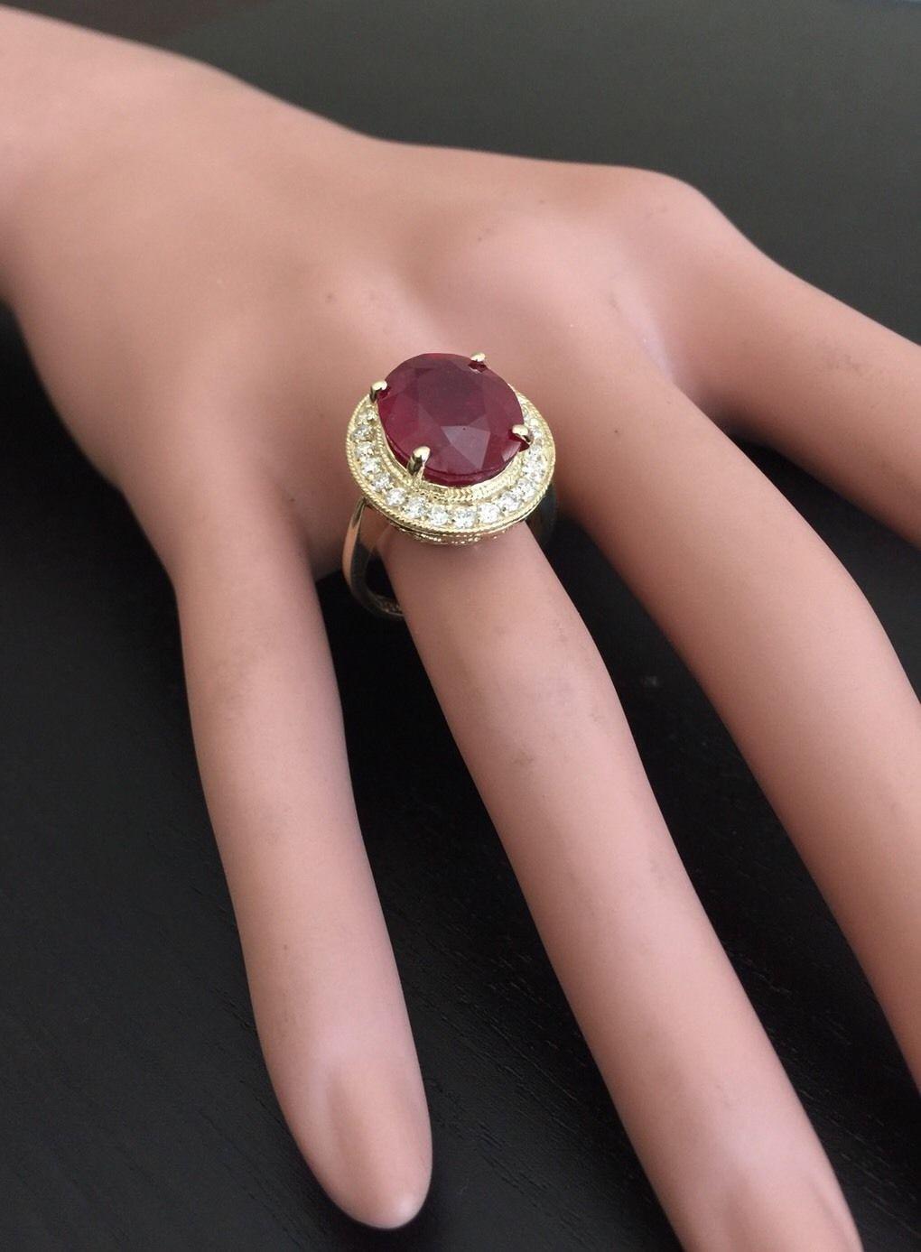 11.75 Carat Impressive Natural Red Ruby and Diamond 14 Karat Yellow Gold Ring For Sale 2