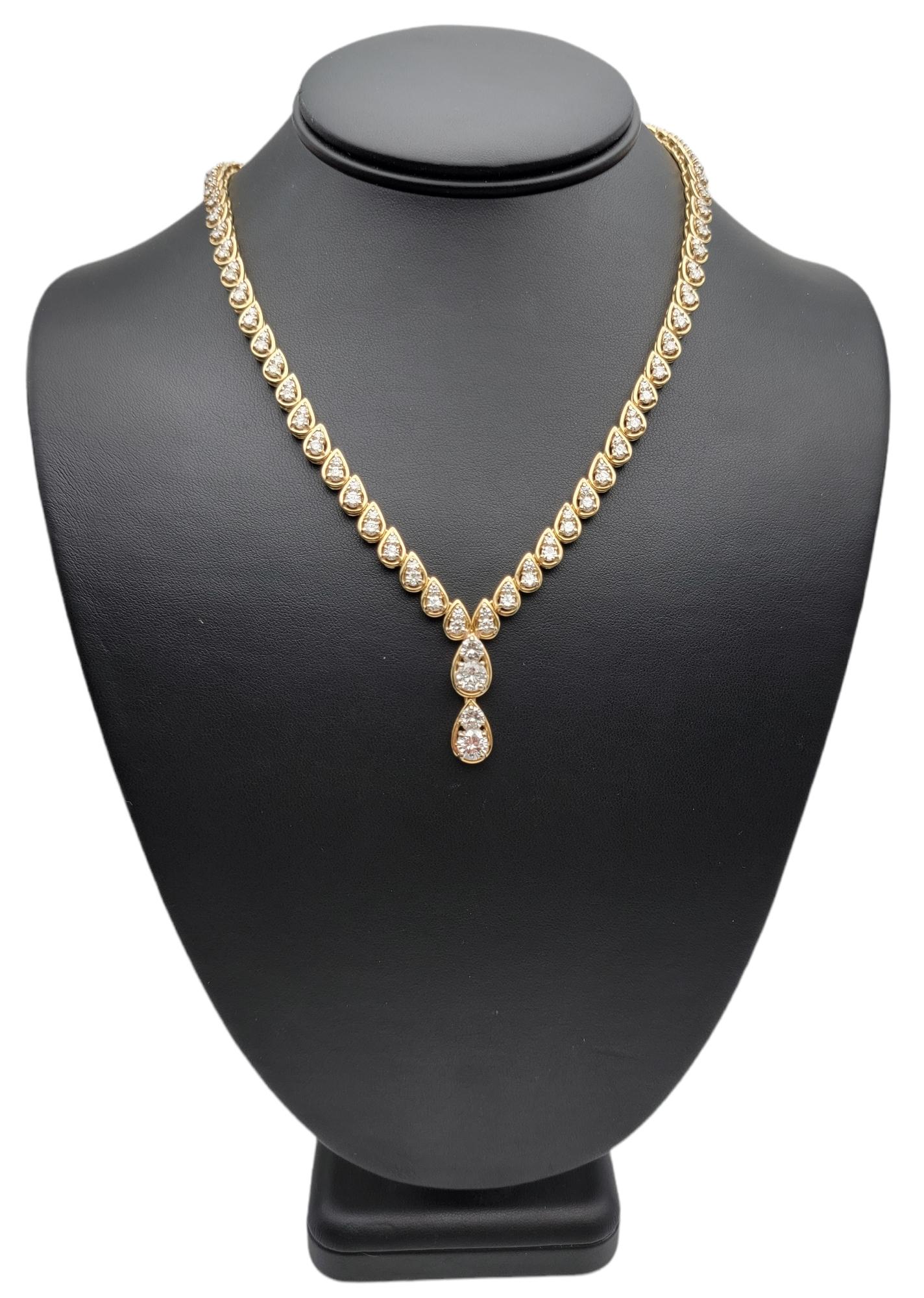 11.75 Carats Total Diamond Pear Shape Graduated Drop Link Necklace 18 Karat Gold For Sale 6