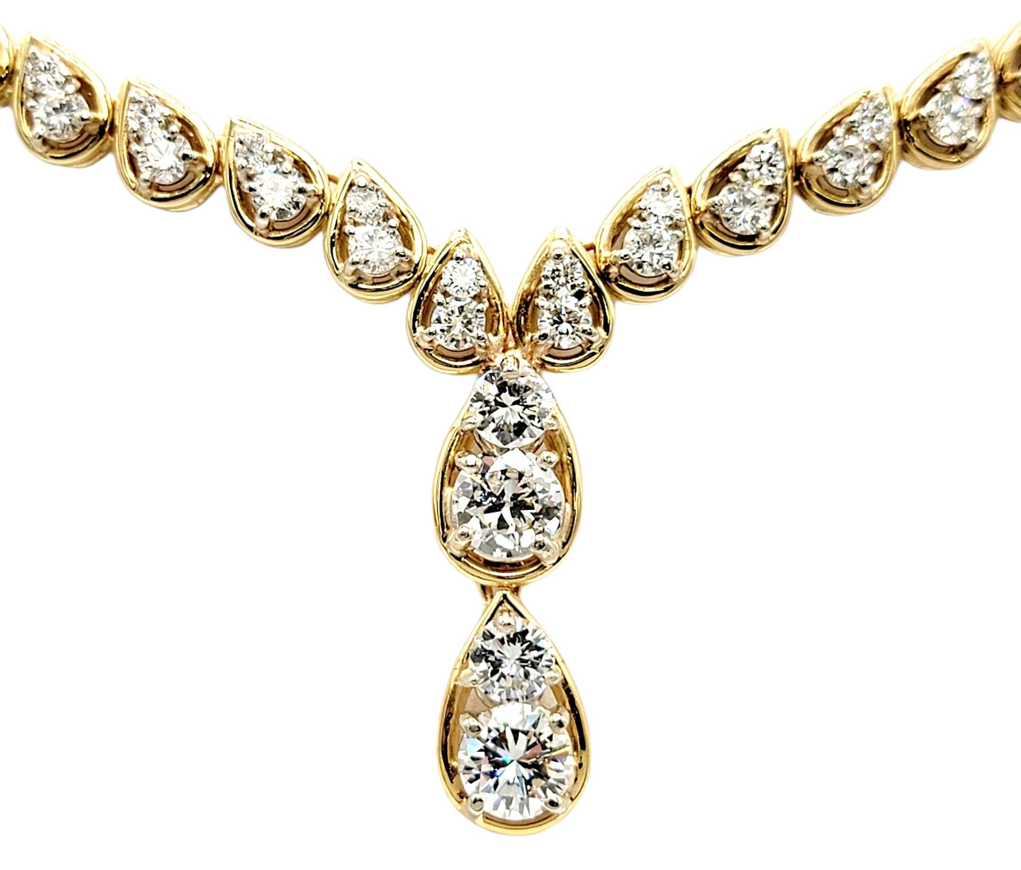 Contemporary 11.75 Carats Total Diamond Pear Shape Graduated Drop Link Necklace 18 Karat Gold For Sale