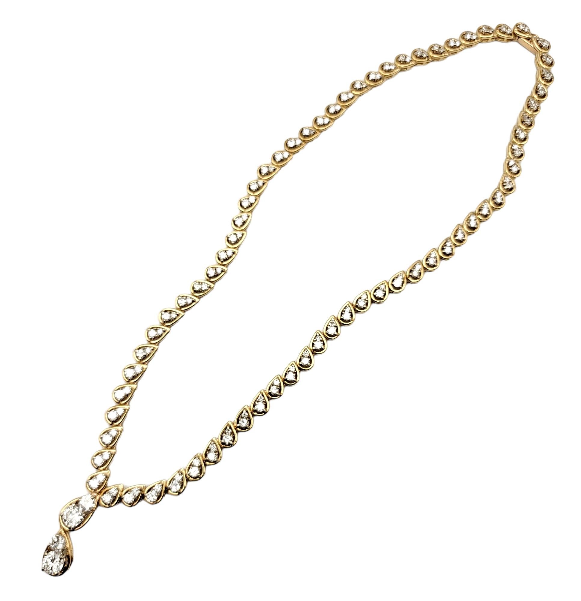 Women's 11.75 Carats Total Diamond Pear Shape Graduated Drop Link Necklace 18 Karat Gold For Sale
