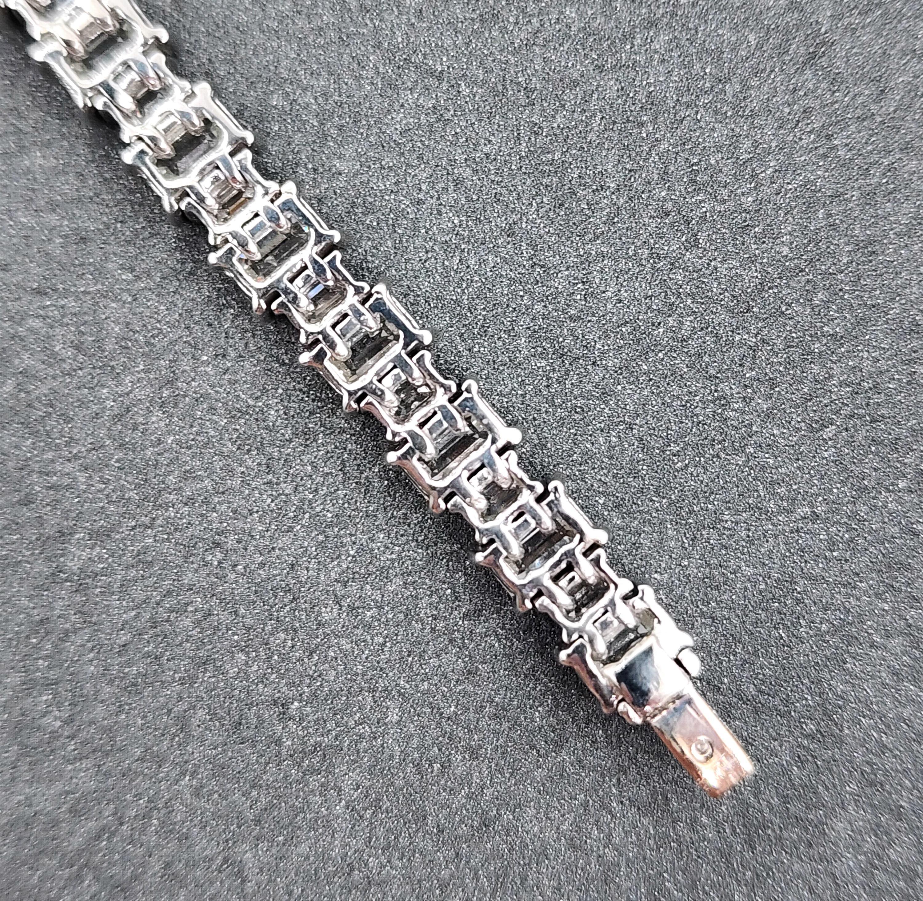 Pulsera talla esmeralda y baguette 11,75 ct en Nuevo estado para la venta en Chicago, IL