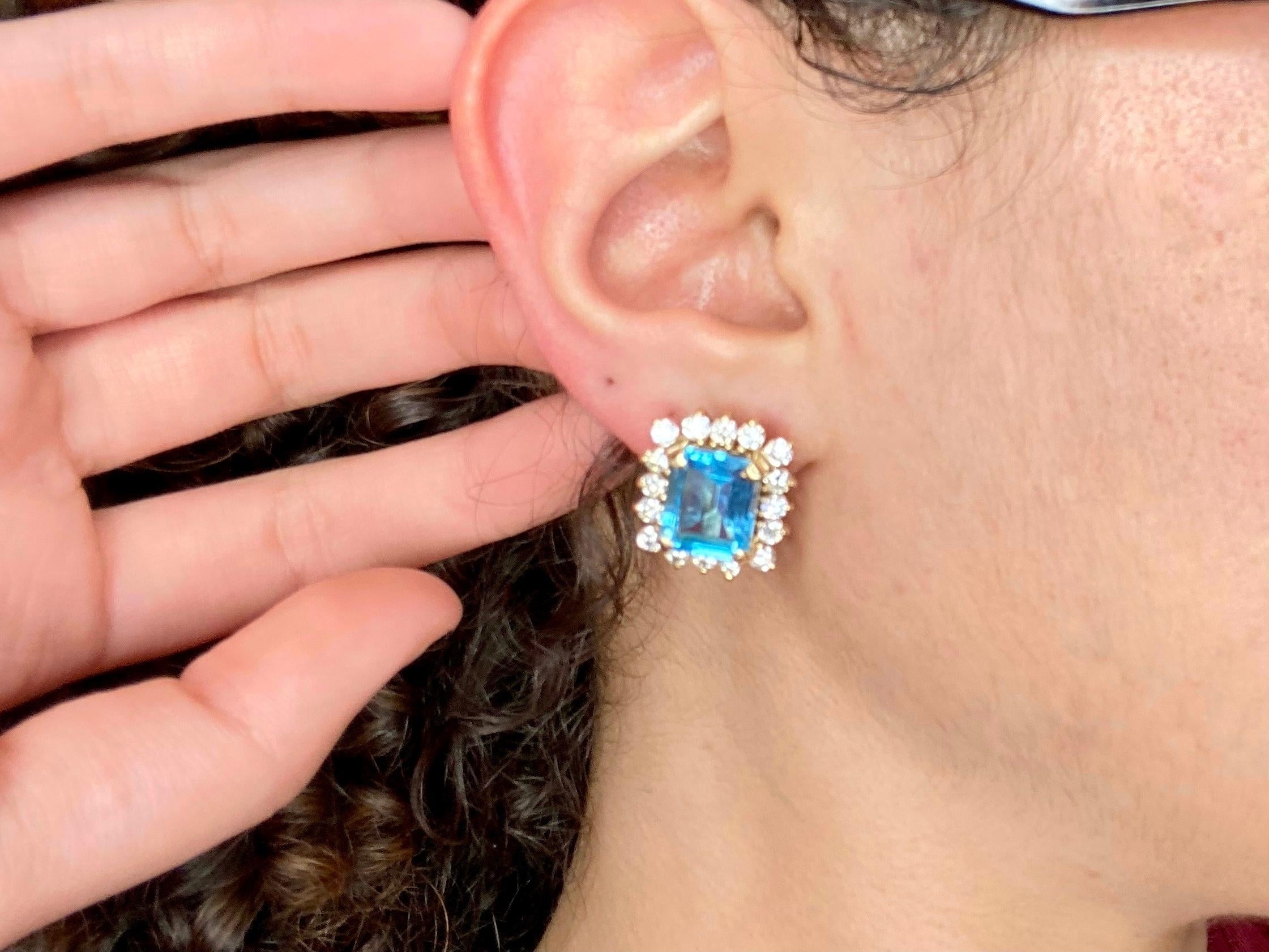 11,76 Karat Blauer Topas und 3,25 Karat Diamant-Ohrringe aus 14 Karat Gelbgold 3