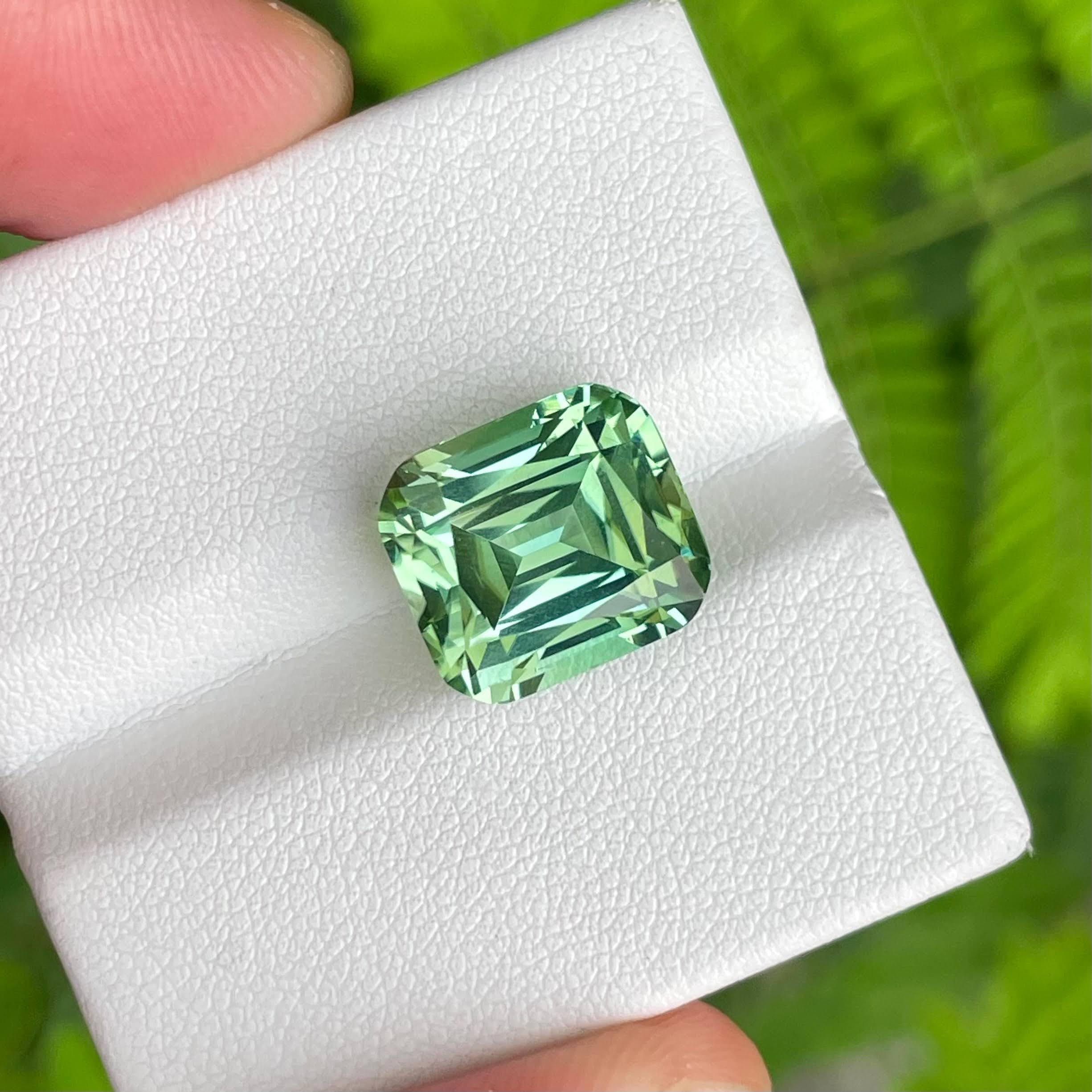Peso 11,77 carati
Dimensioni 12,7x11,4x10,1 mm
Trattamento Nessuno
Chiarezza VVS 
Origine Afghanistan
Forma del cuscino
Cuscino a gradini tagliati




Questa squisita gemma di tormalina Greene & Greene vanta un peso complessivo di 11,77 carati,