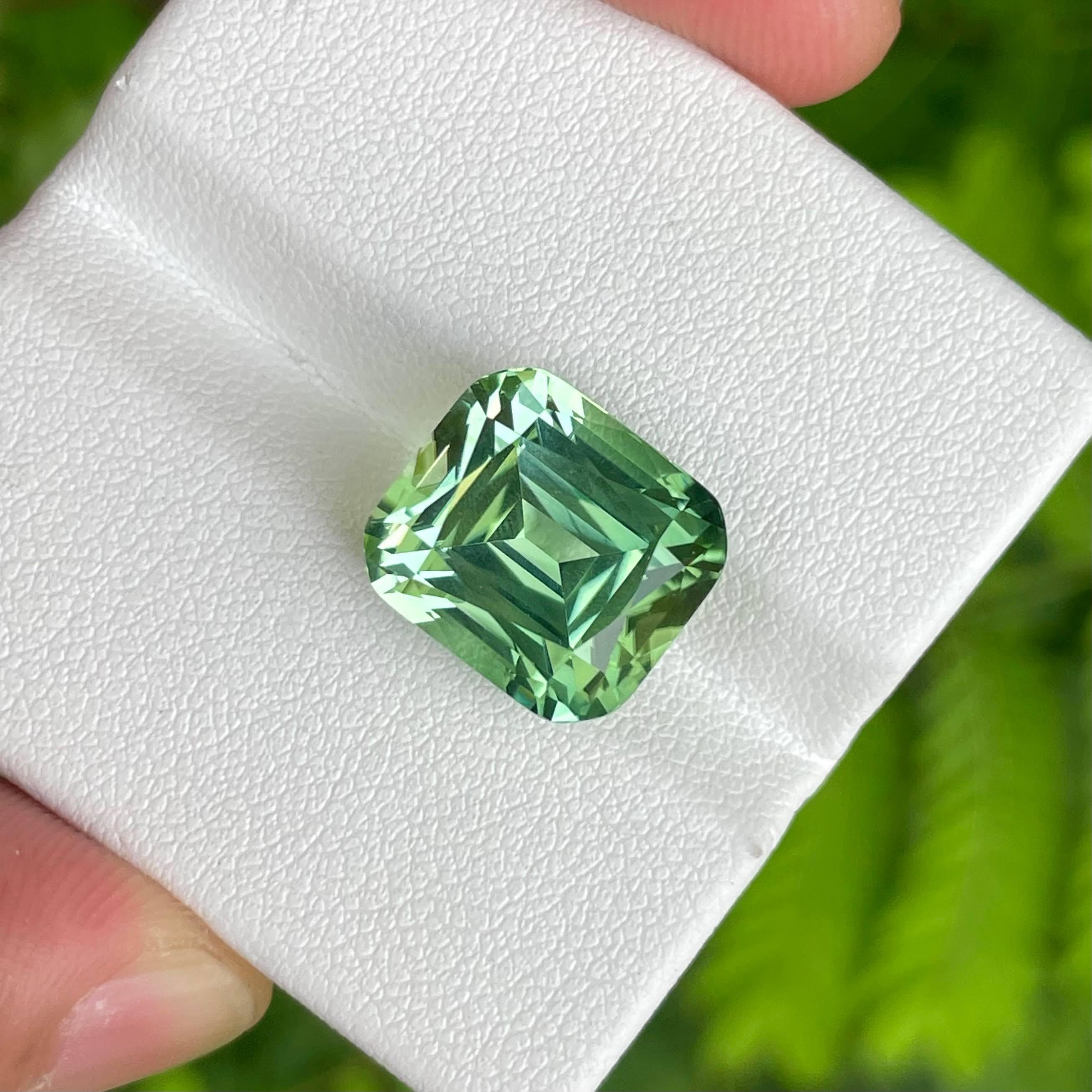 Taglio cuscino 11,77 Carati di Tormalina Verde Vivida Taglio Cuscino Gemma Afgana Naturale in vendita