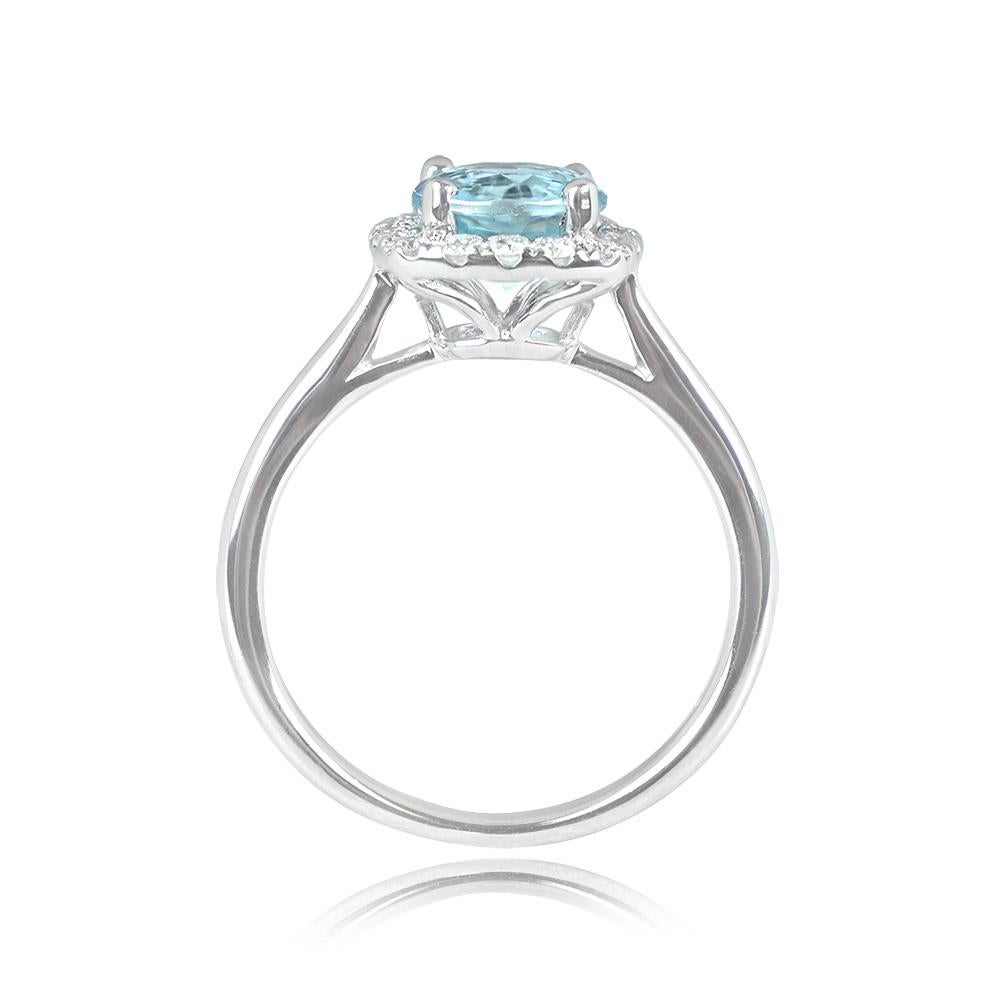 1.17ct Round Cut Natural Aquamarine Cluster Ring, Diamond Halo, 18k White Gold In Excellent Condition For Sale In New York, NY