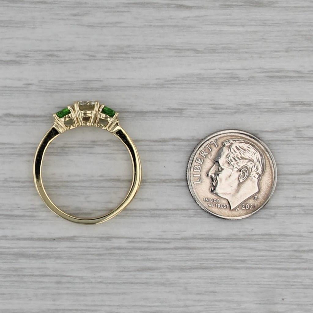 Anillo de compromiso de 3 piedras con granate verde y diamante de 1,17 ctw Oro amarillo de 18k Tamaño 7,75 en venta 1