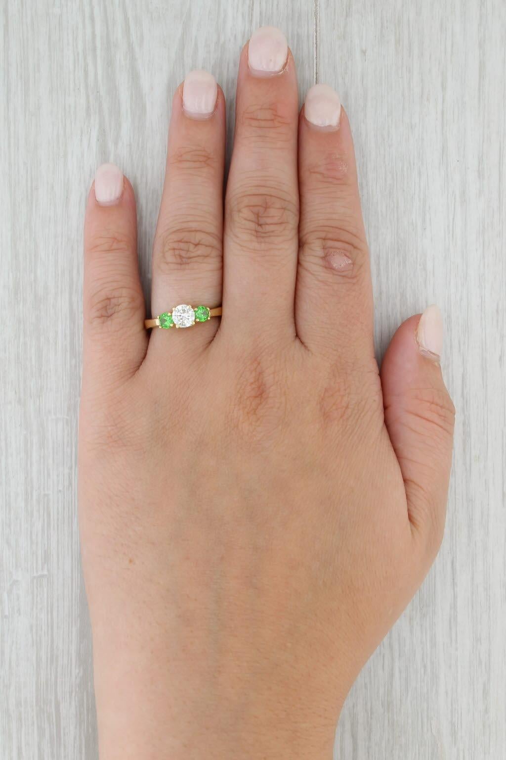 Anillo de compromiso de 3 piedras con granate verde y diamante de 1,17 ctw Oro amarillo de 18k Tamaño 7,75 en venta 3