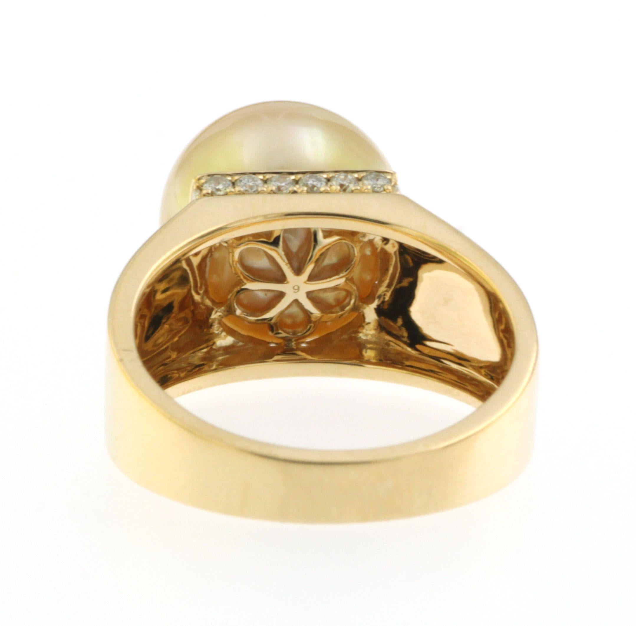 Round Cut Gold Pearl Diamond Ring in 18 Karat Yellow Gold